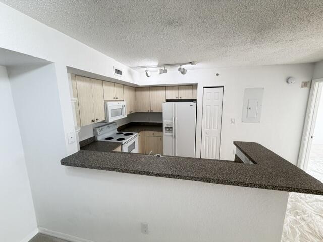 Flagler Pointe - Residential Lease