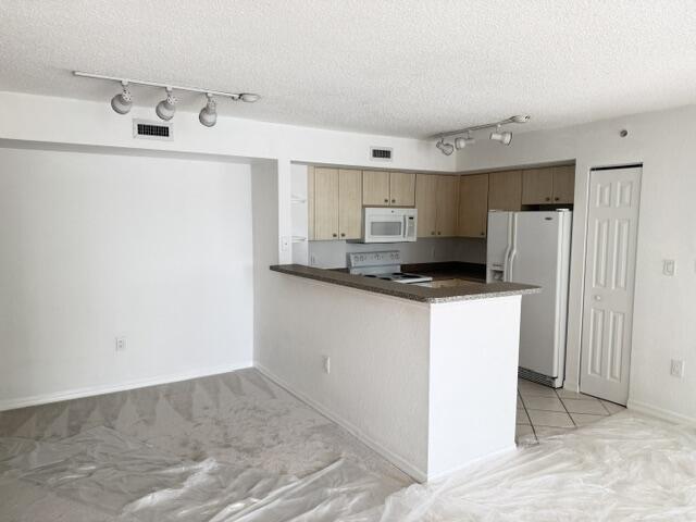 Flagler Pointe - Residential Lease