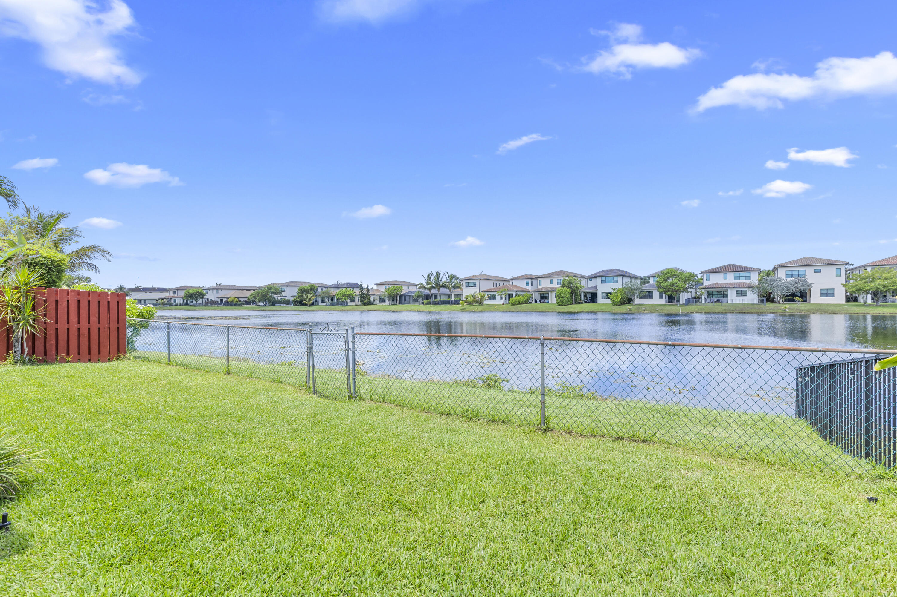 Pembroke Lakes South - Residential