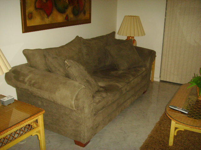 VILLAGES OF ORIOLE ABBEY CONDO - Residential Lease