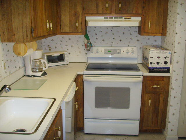 VILLAGES OF ORIOLE ABBEY CONDO - Residential Lease