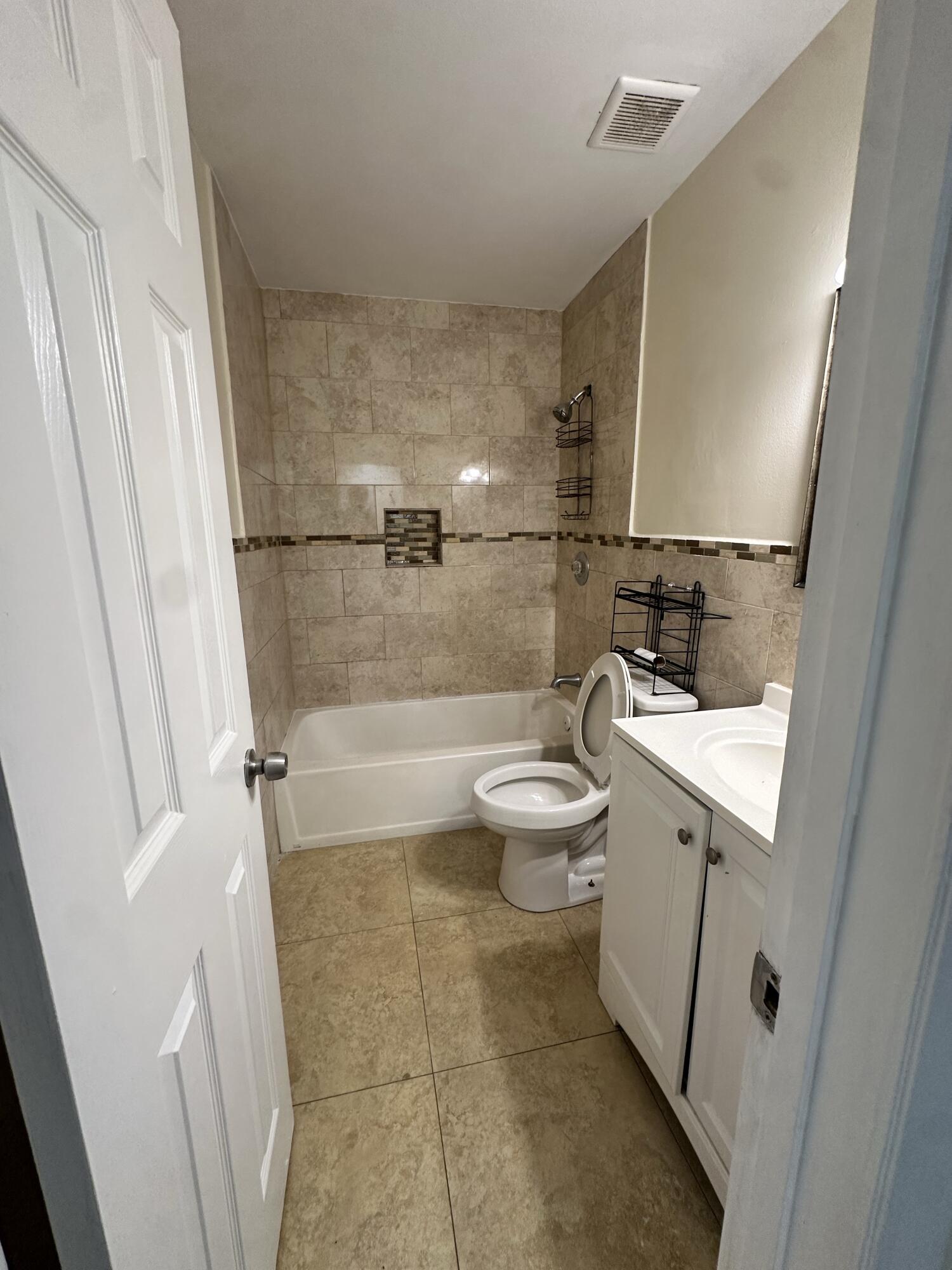 BLUEBERRY HILL IV CONDO - Residential Lease