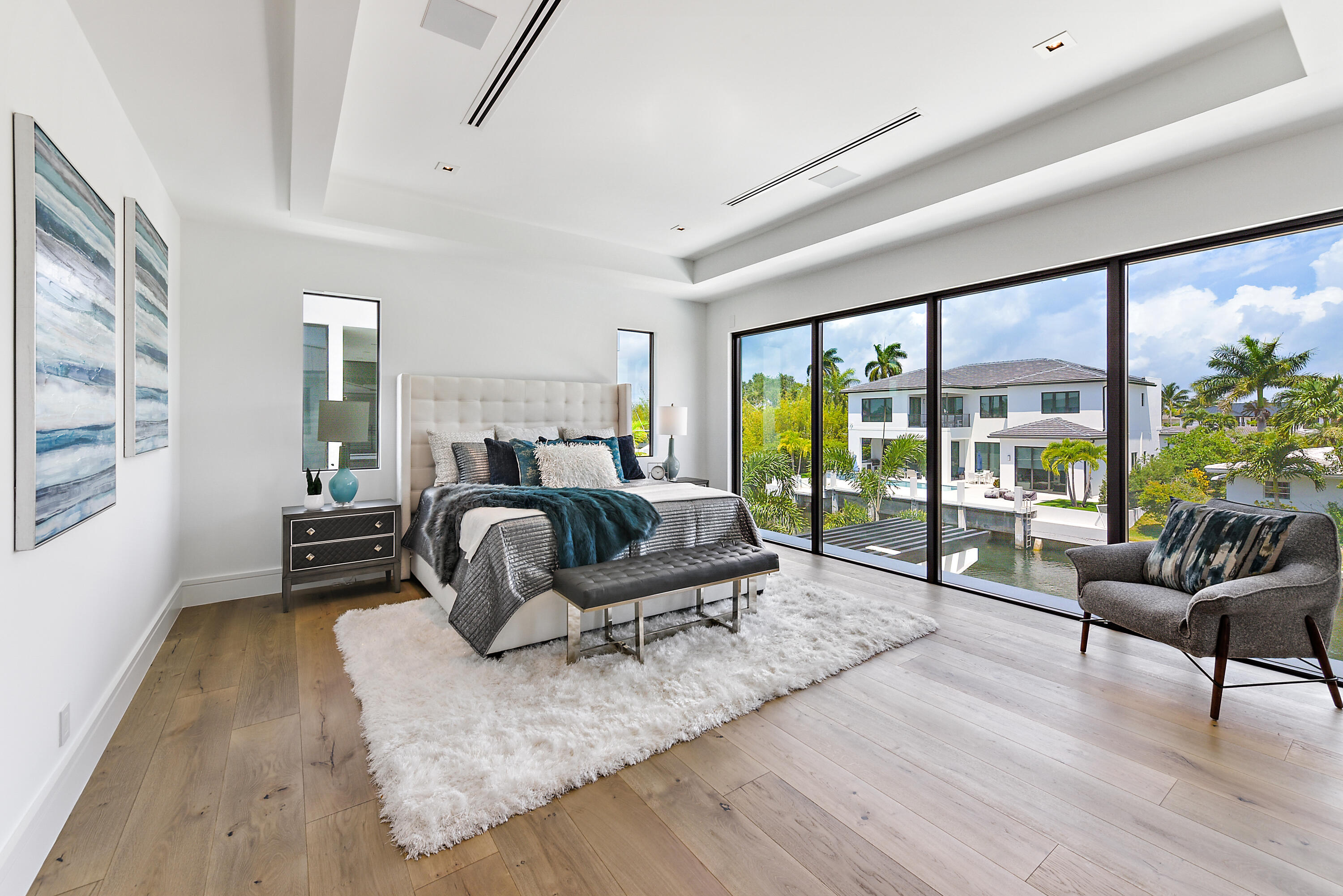HARBOUR EAST - Residential