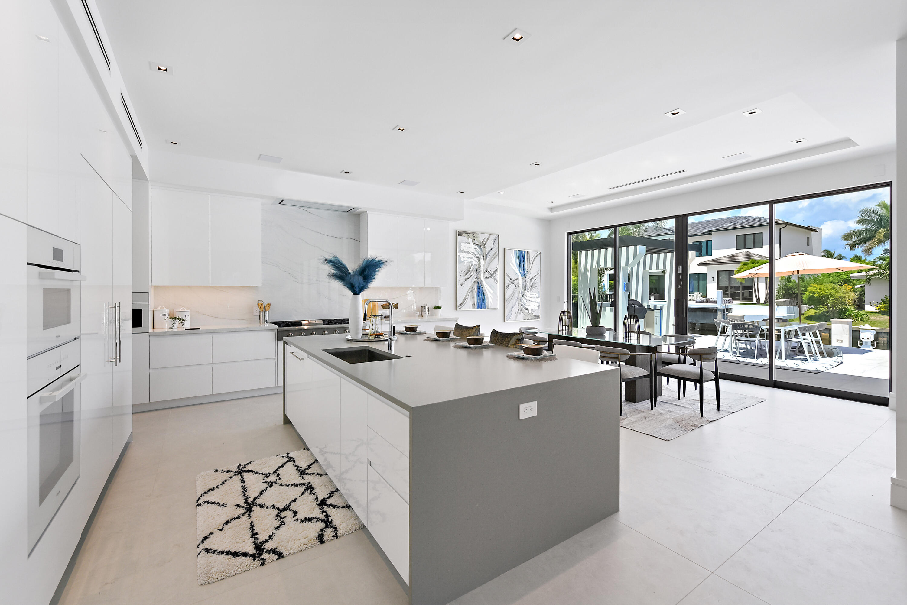 HARBOUR EAST - Residential