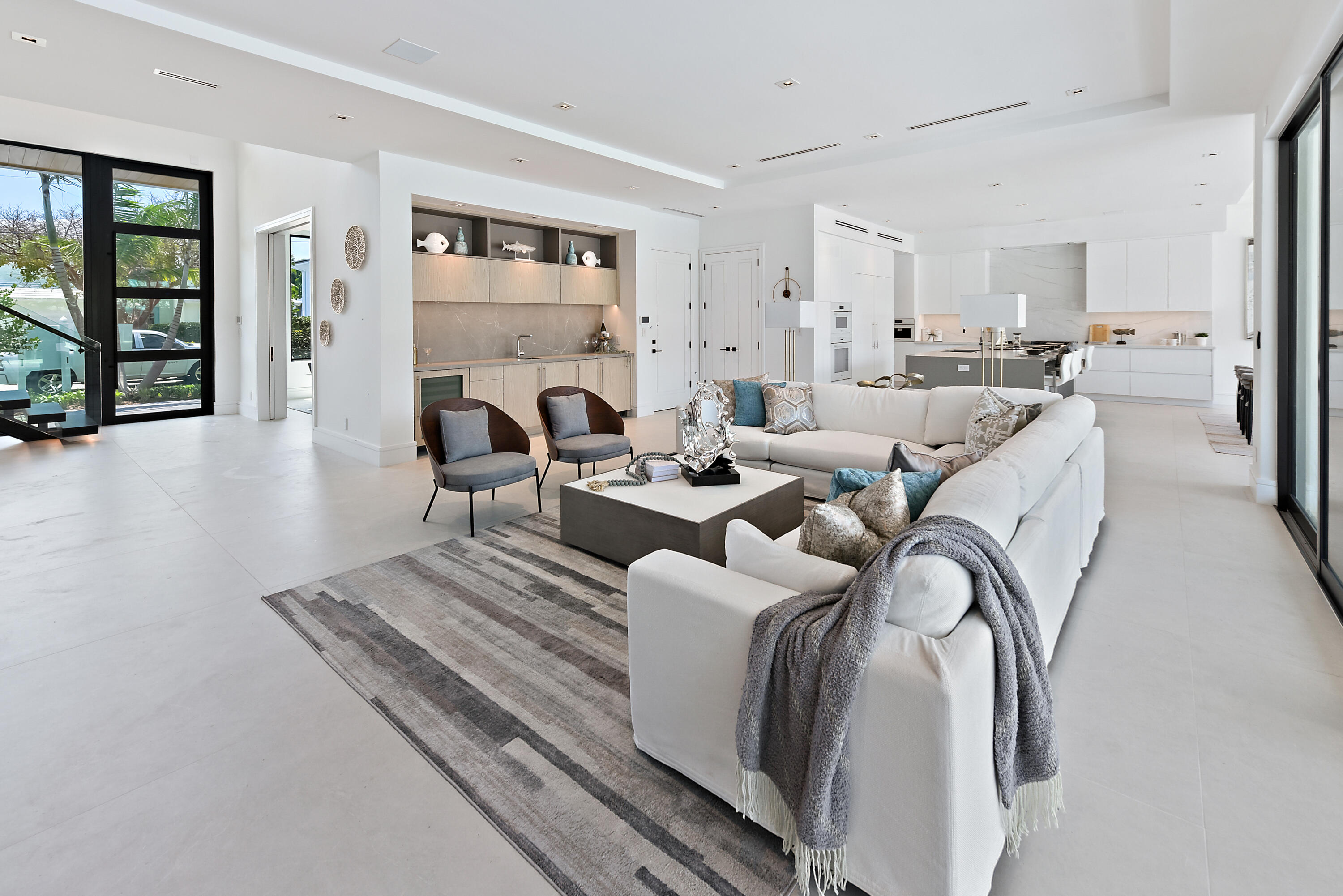 HARBOUR EAST - Residential