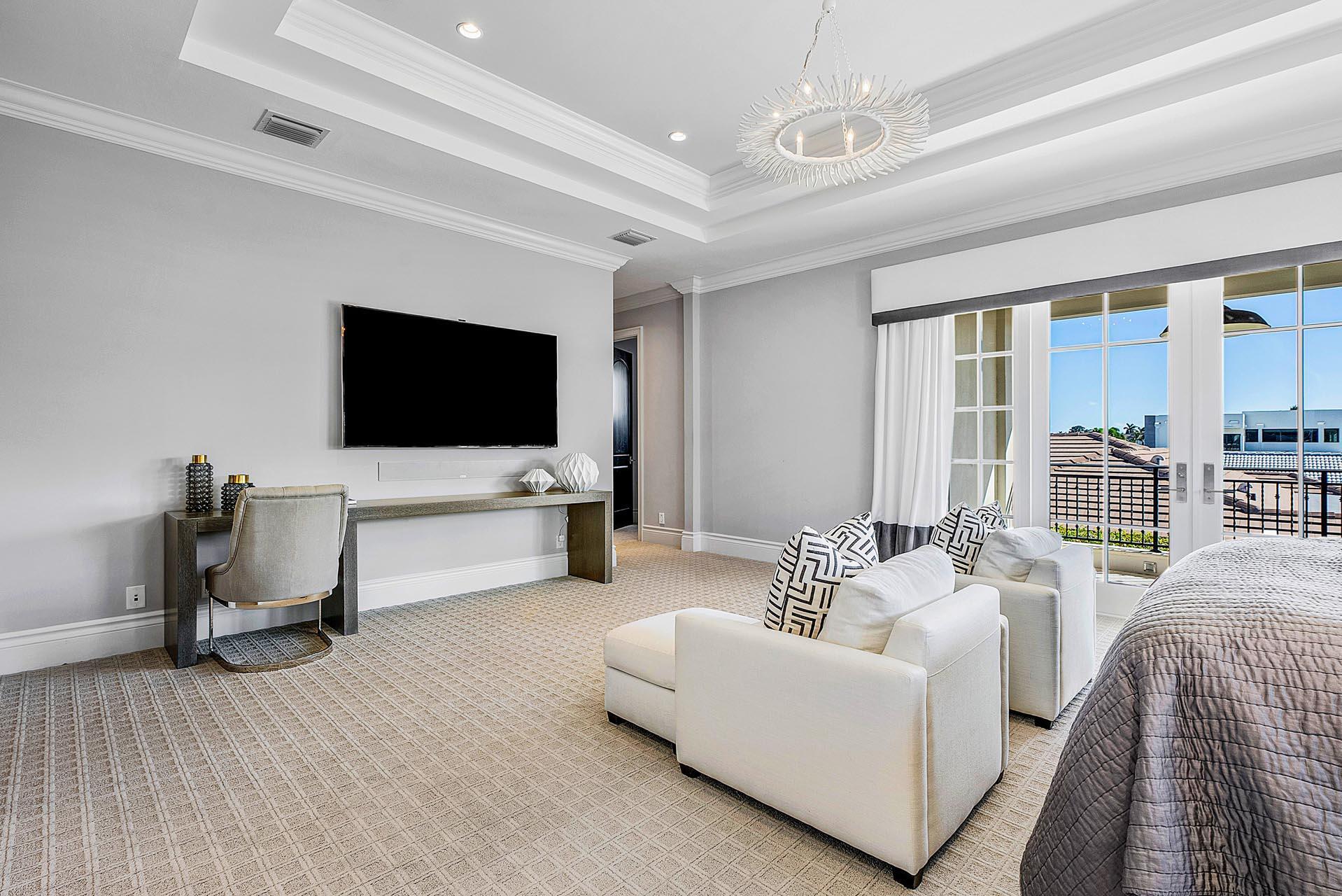 ROYAL PALM YACHT & COUNTRY CLUB - Residential