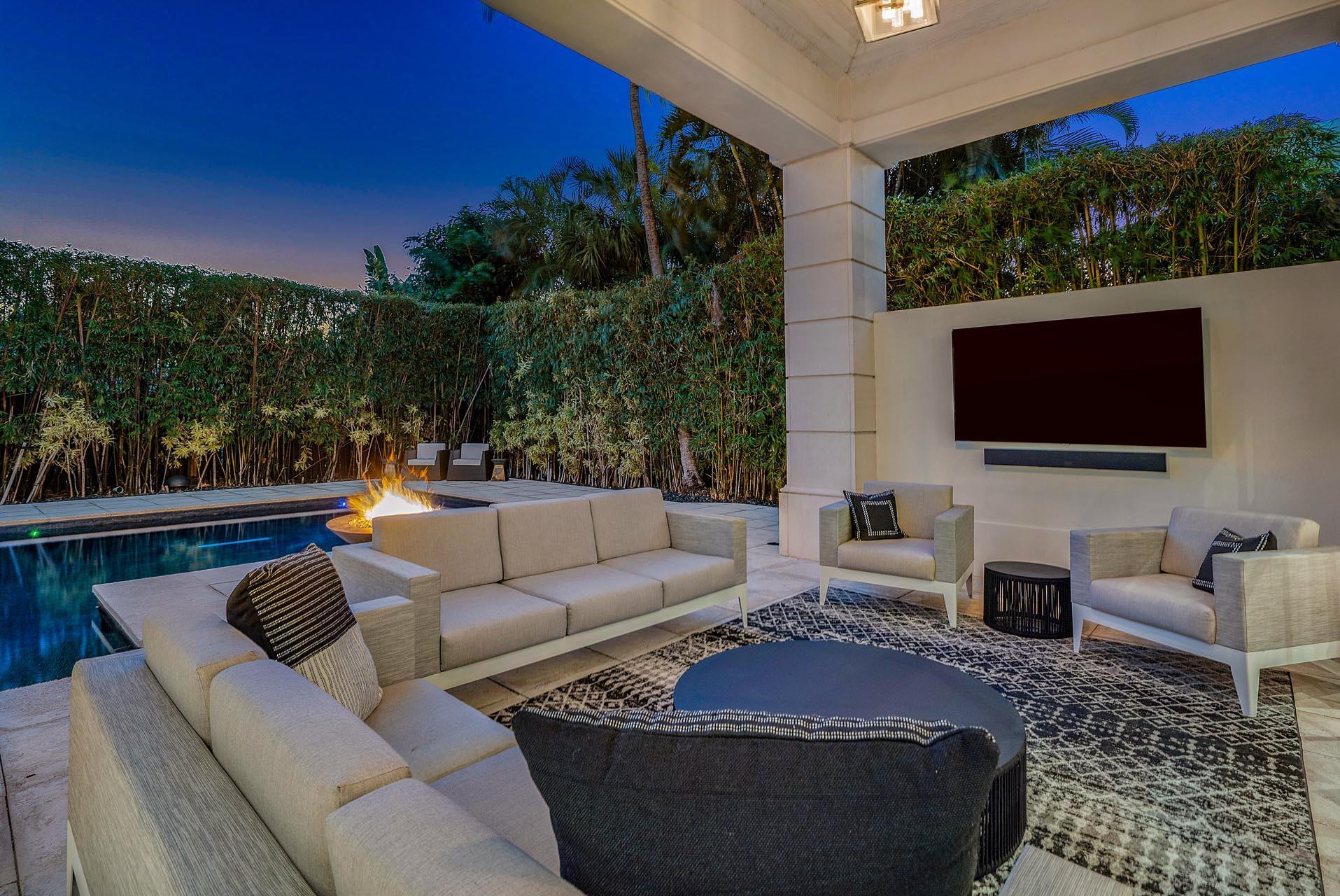 ROYAL PALM YACHT & COUNTRY CLUB - Residential
