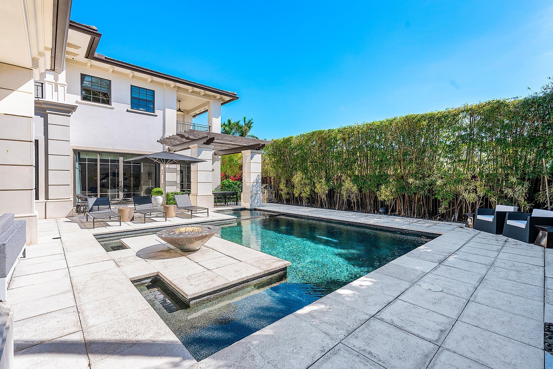 ROYAL PALM YACHT & COUNTRY CLUB - Residential