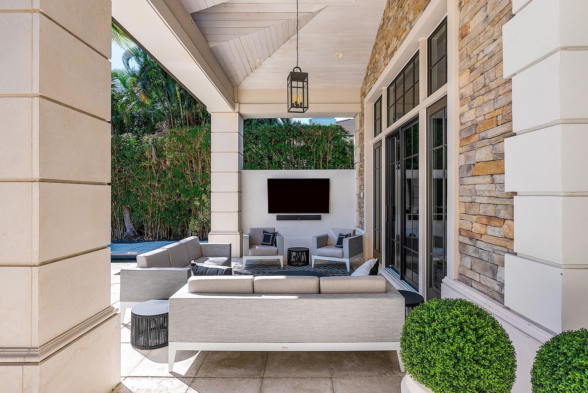 ROYAL PALM YACHT & COUNTRY CLUB - Residential