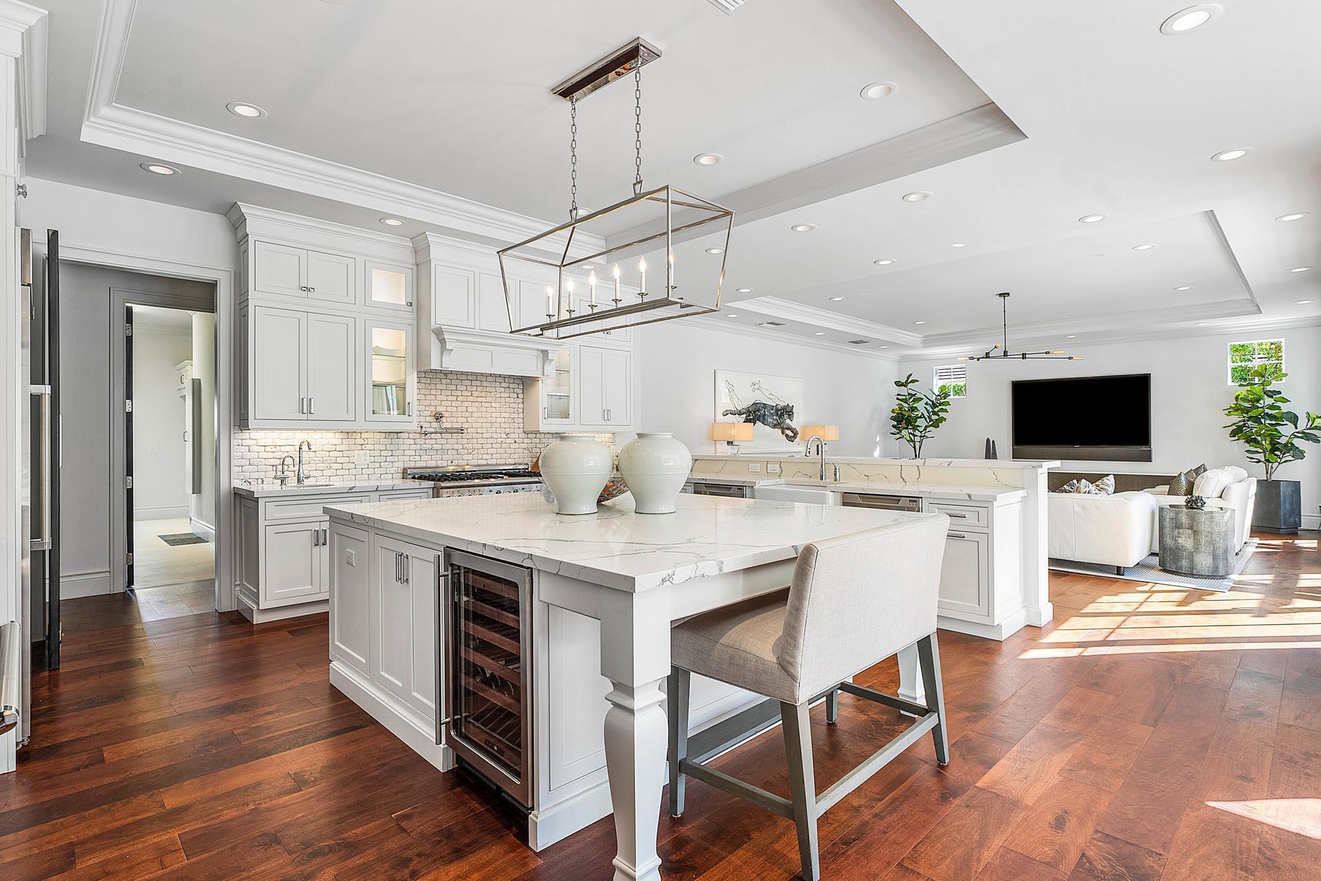 ROYAL PALM YACHT & COUNTRY CLUB - Residential