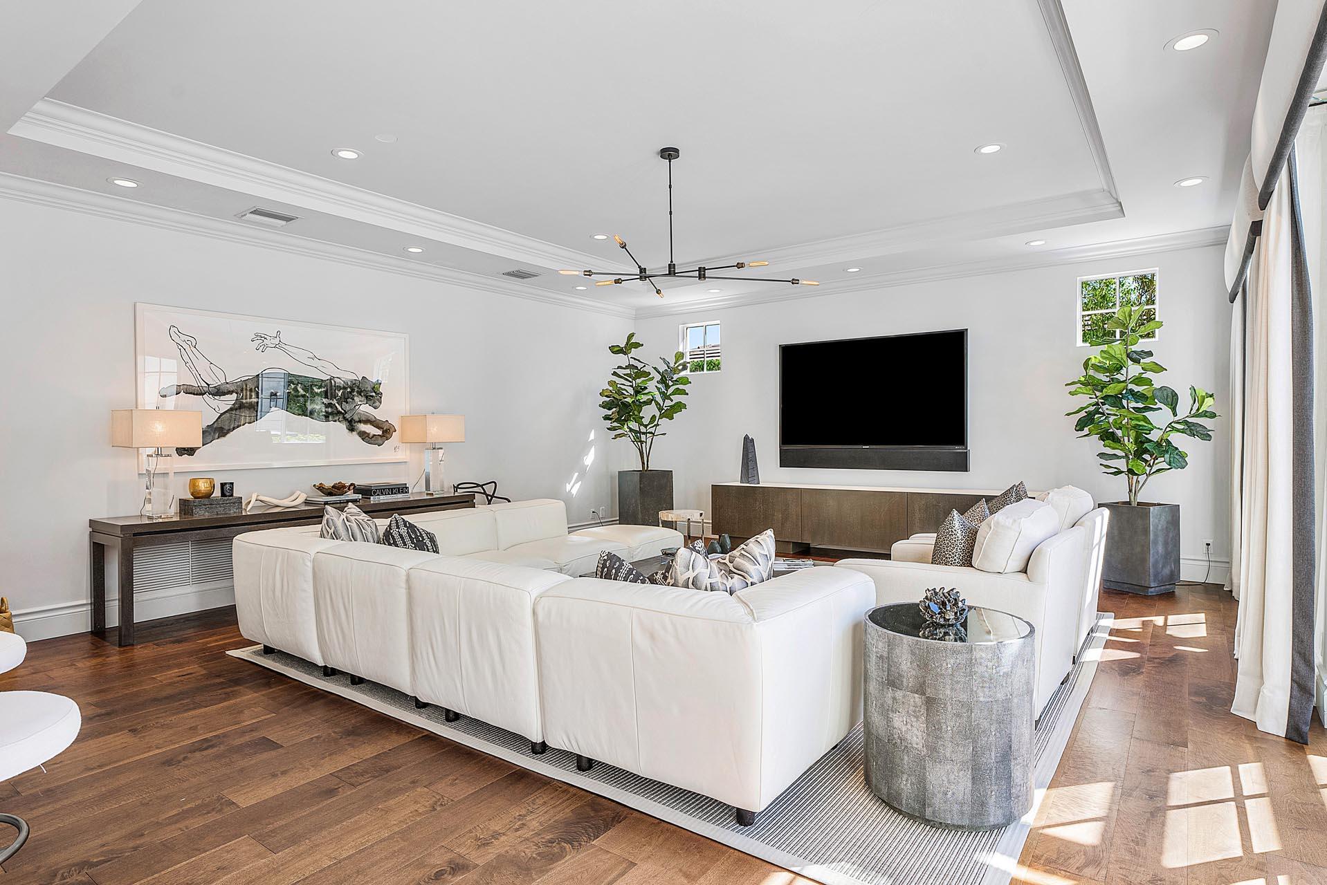 ROYAL PALM YACHT & COUNTRY CLUB - Residential