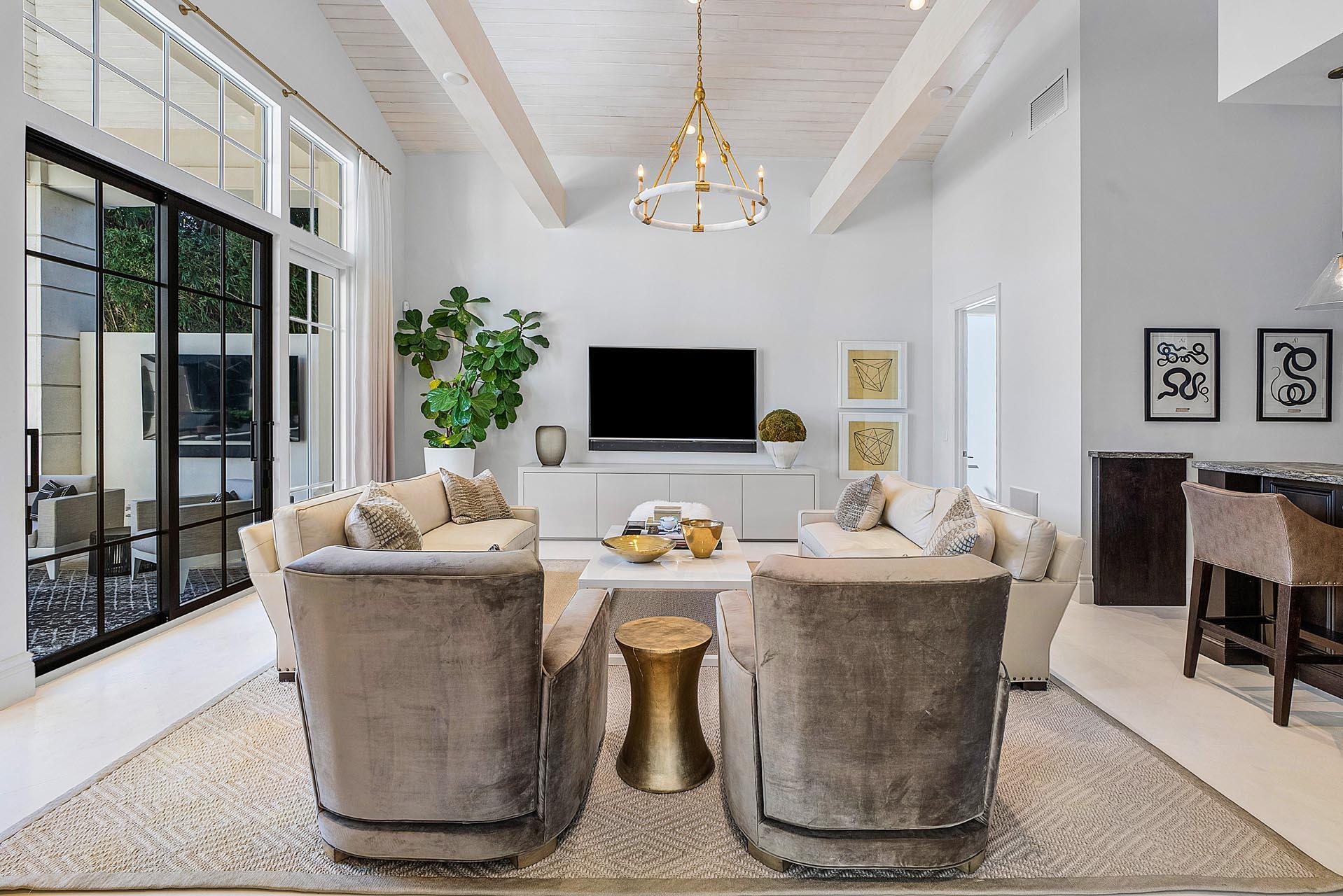 ROYAL PALM YACHT & COUNTRY CLUB - Residential
