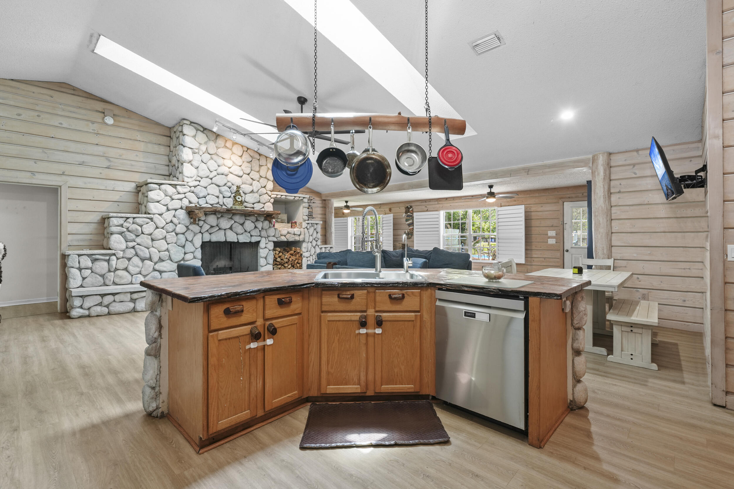 METES AND BOUNDS - Residential