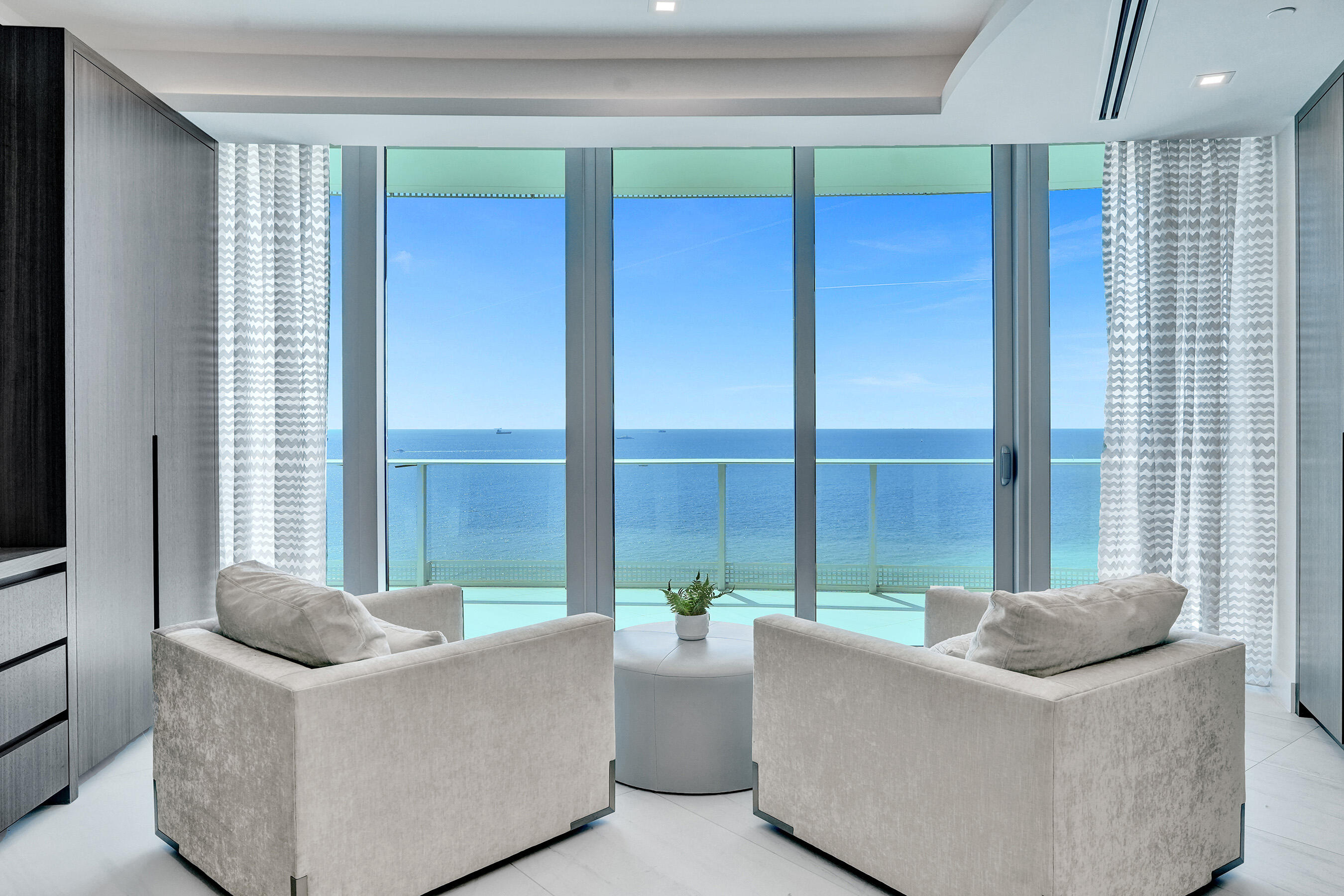 PARAMOUNT FT LAUDERDALE CONDO - Residential