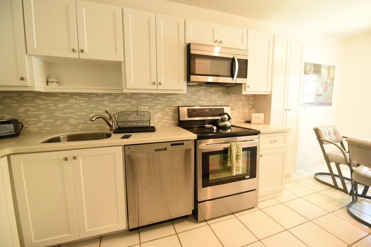 SOUTHPORT AT HUNTERS RUN CONDO - Residential
