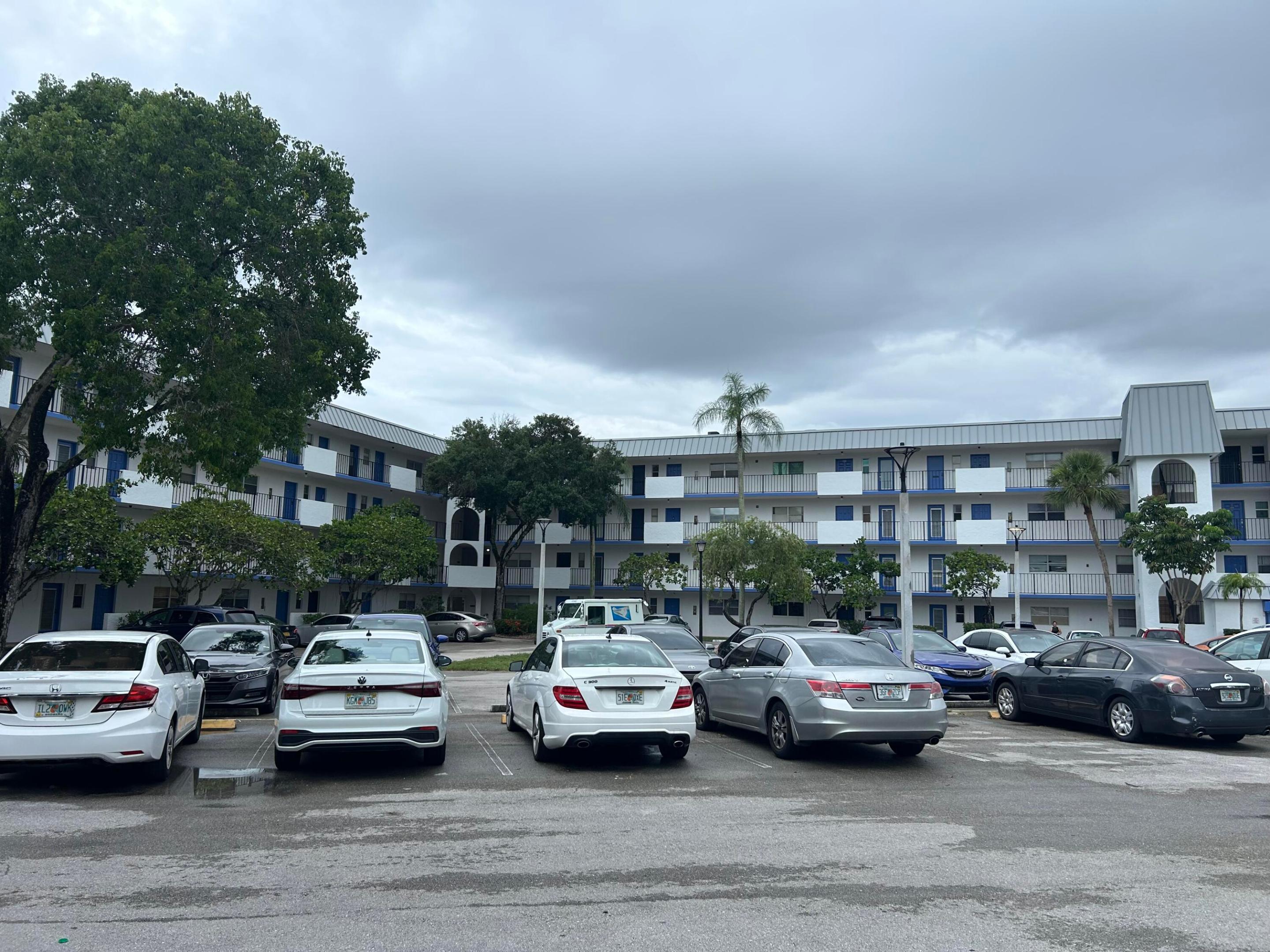 INVERRARY COUNTRY CLUB - Residential