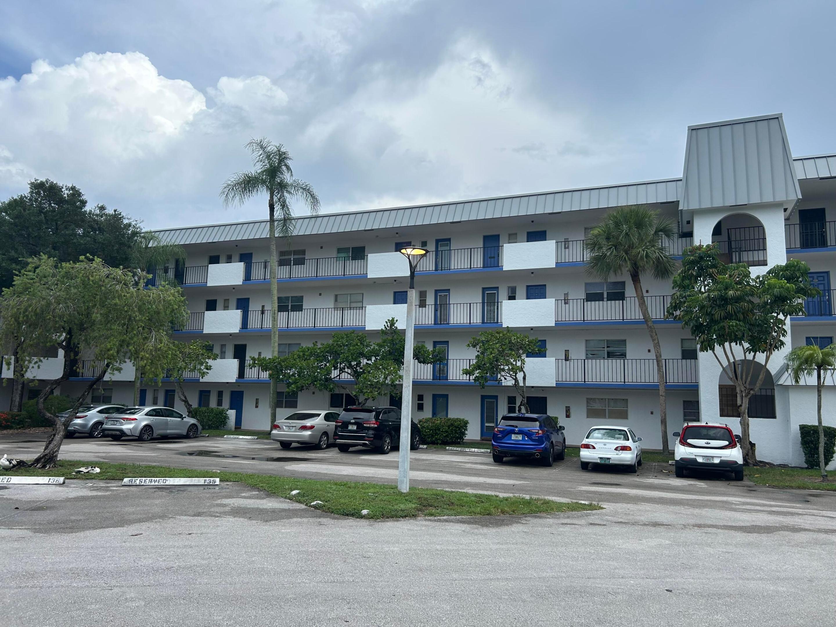 INVERRARY COUNTRY CLUB - Residential