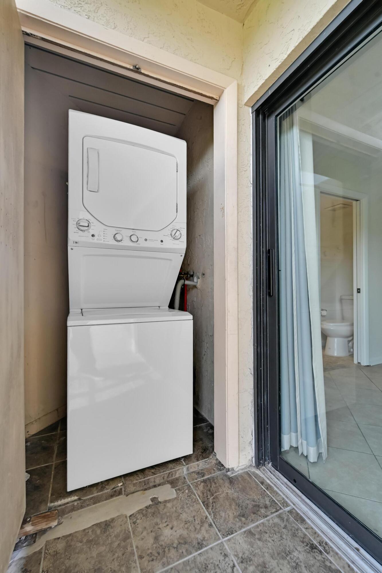 Savannas Club Condo - Residential Lease