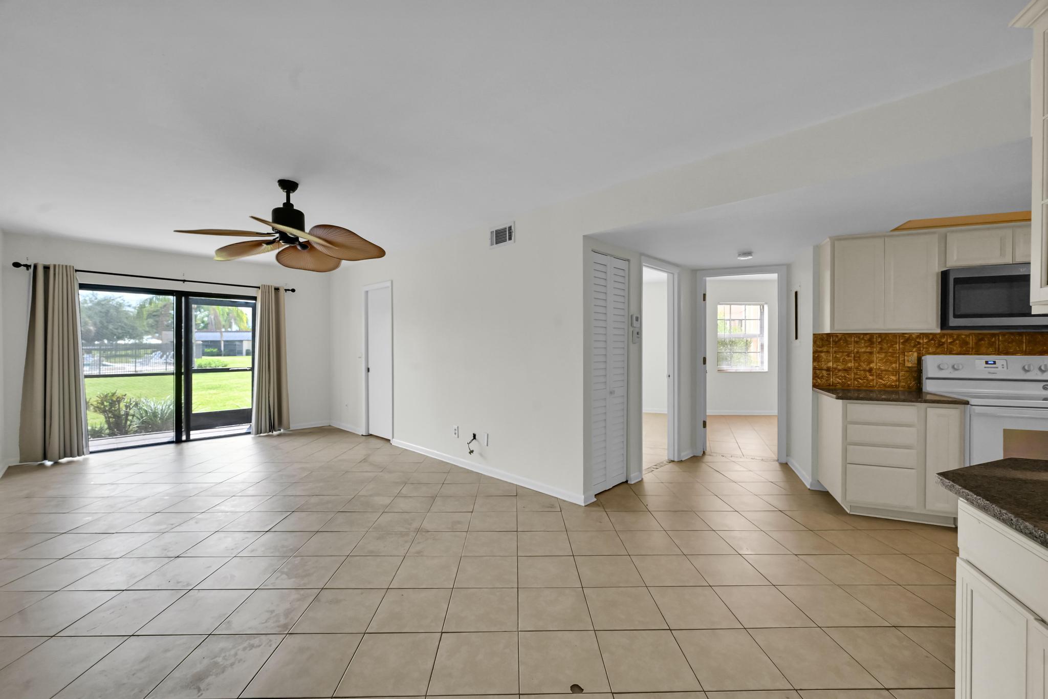 Savannas Club Condo - Residential Lease