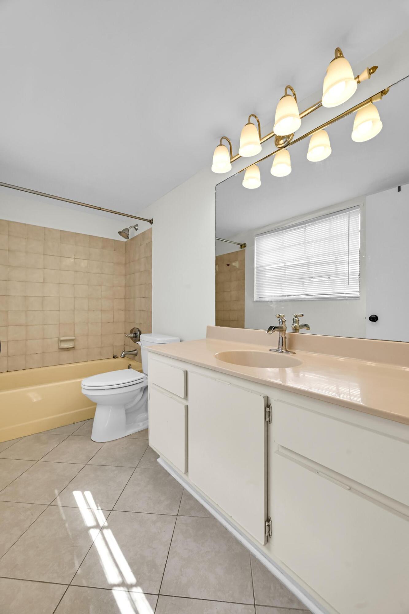 Savannas Club Condo - Residential Lease