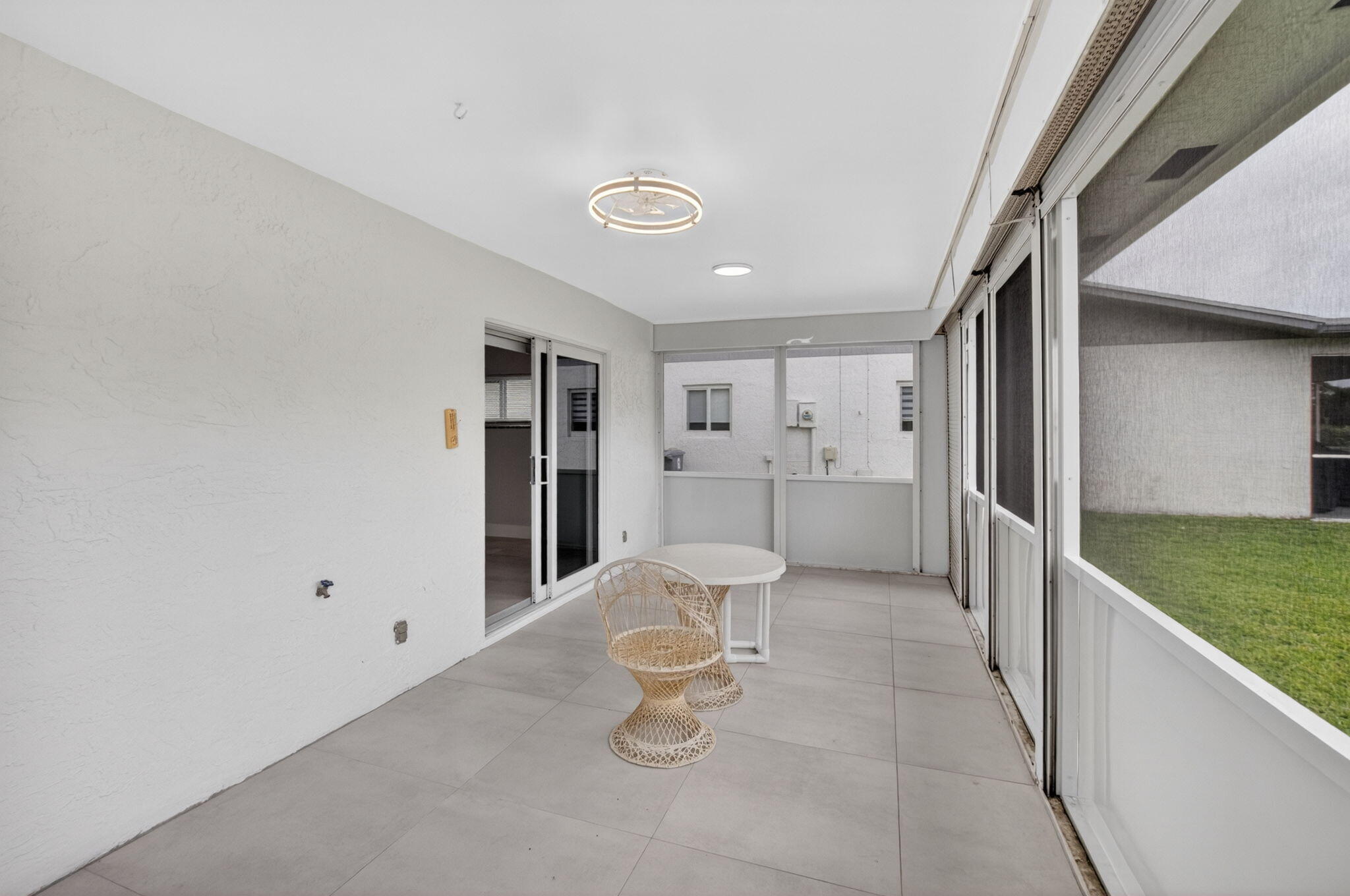 DELRAY VILLAS 2 - Residential
