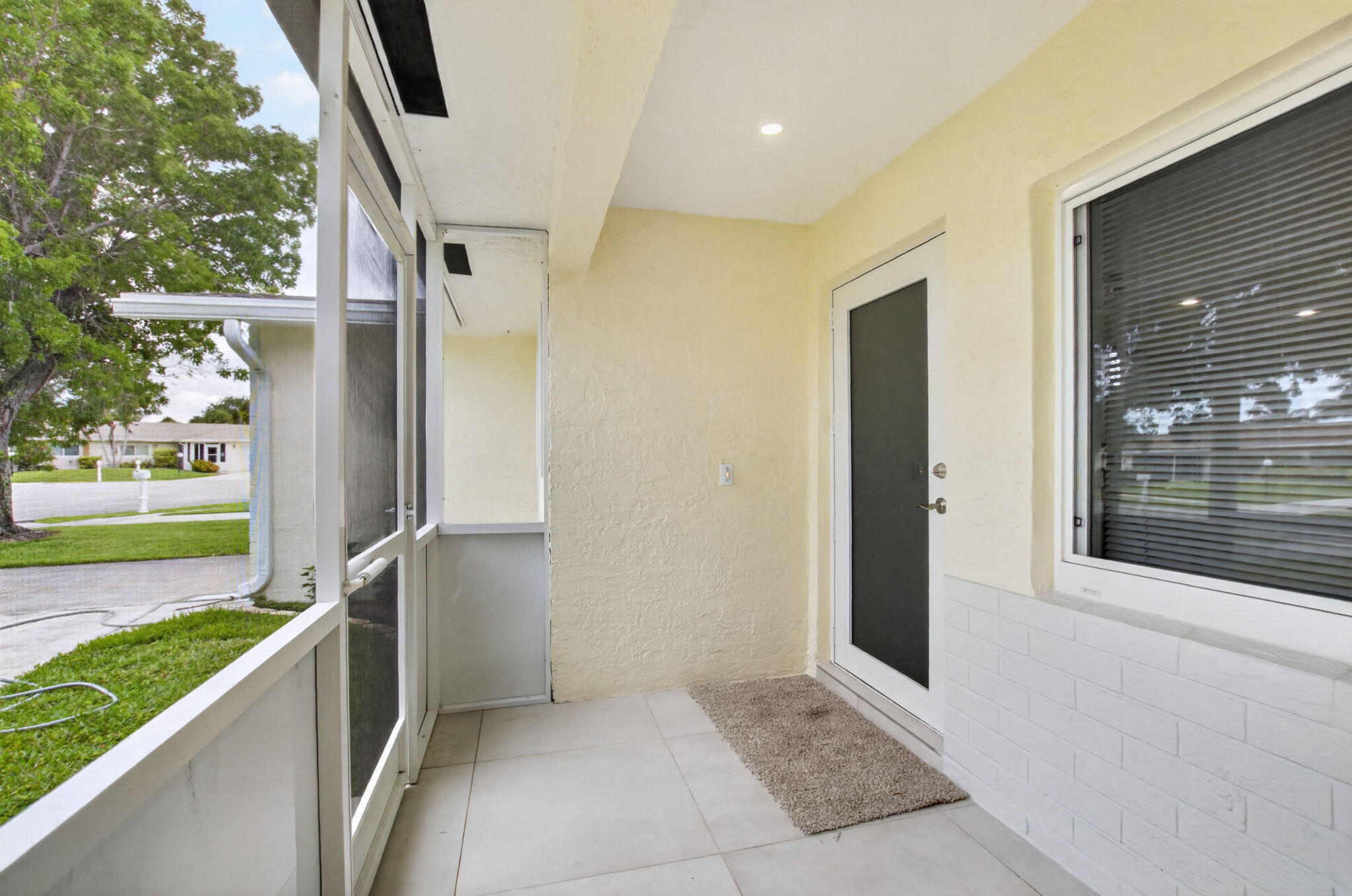 DELRAY VILLAS 2 - Residential