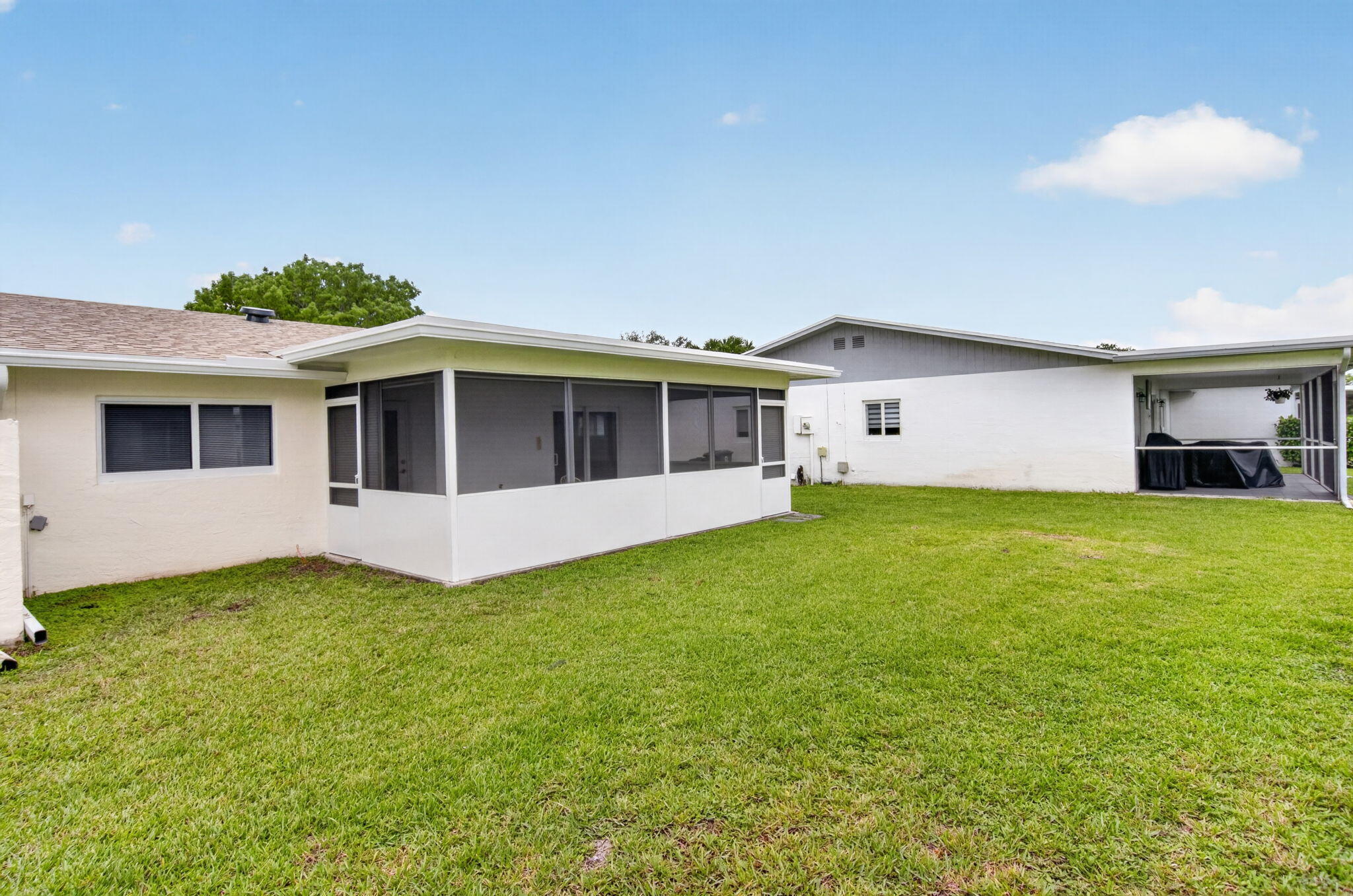 DELRAY VILLAS 2 - Residential