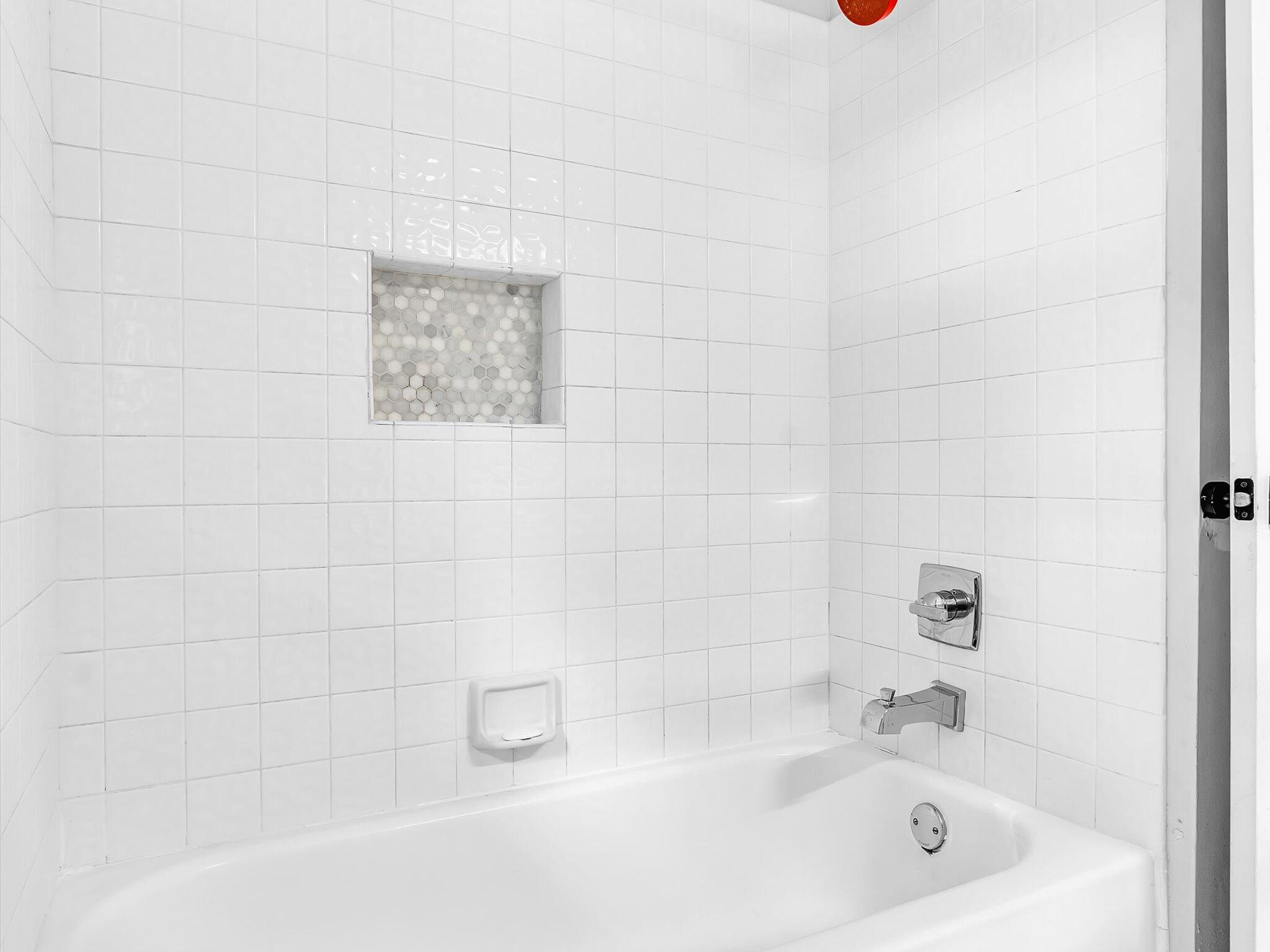 GLEN OAKS - Residential Lease