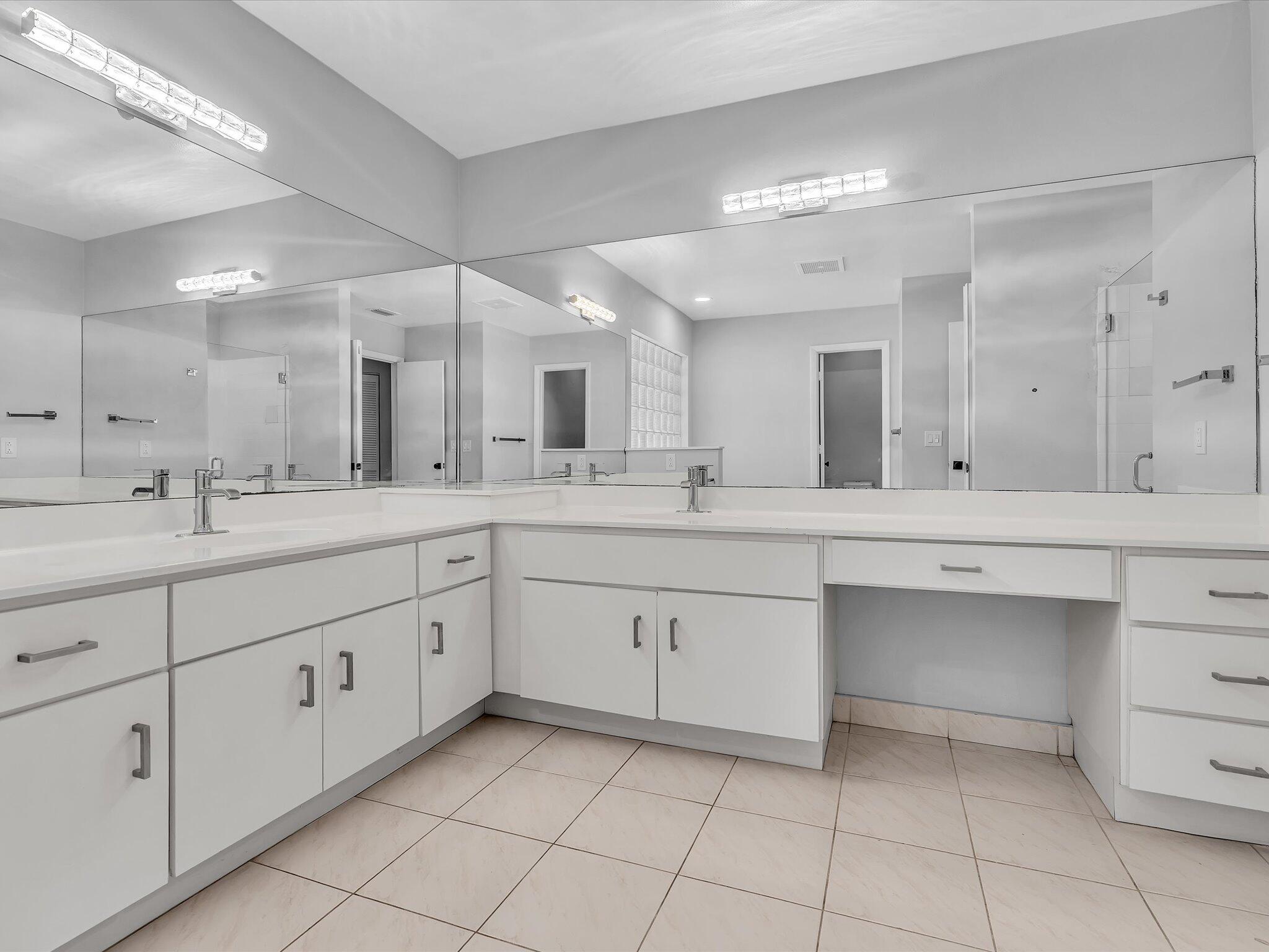 GLEN OAKS - Residential Lease