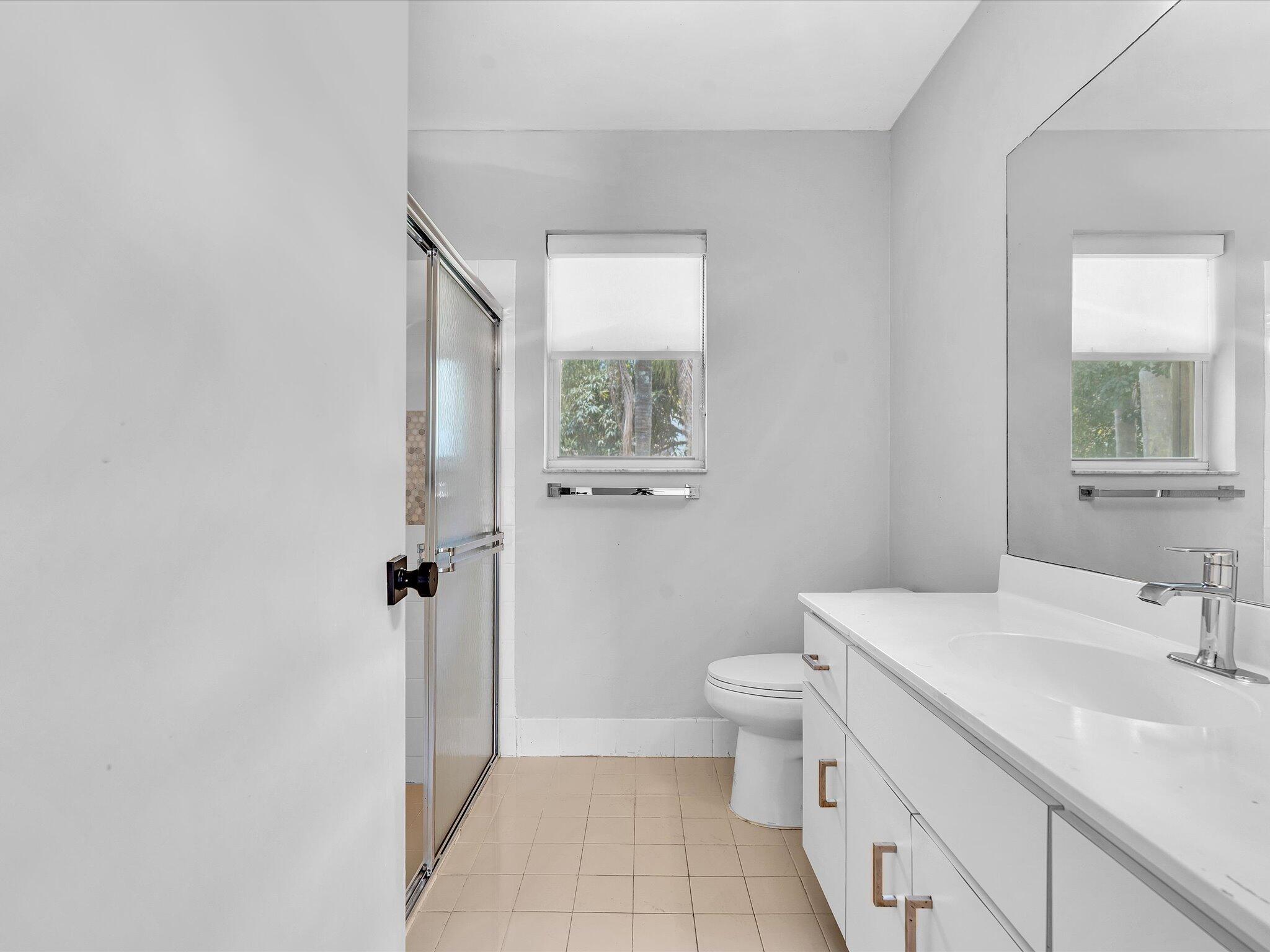 GLEN OAKS - Residential Lease