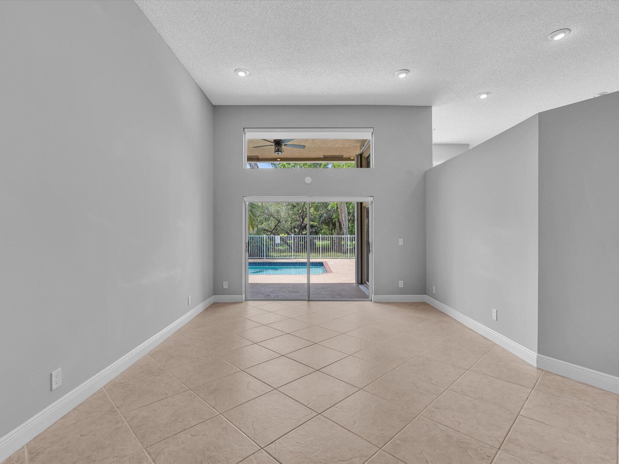 GLEN OAKS - Residential Lease