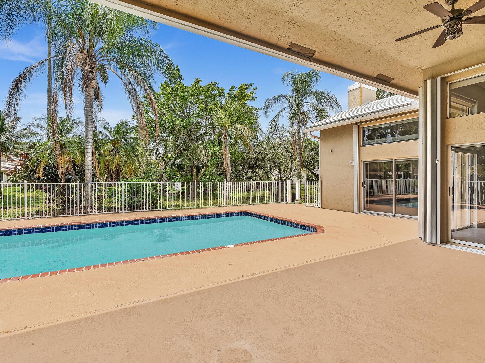 GLEN OAKS - Residential Lease