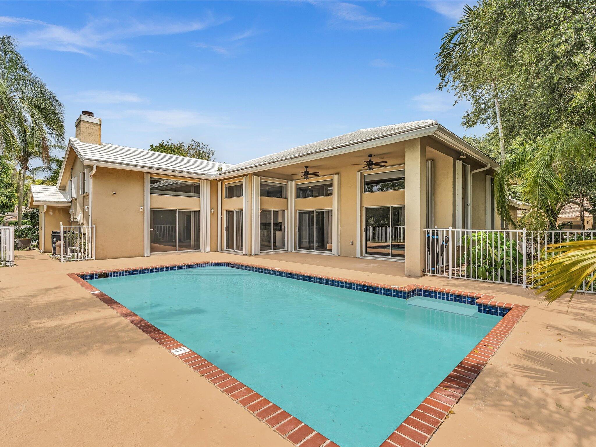 GLEN OAKS - Residential Lease
