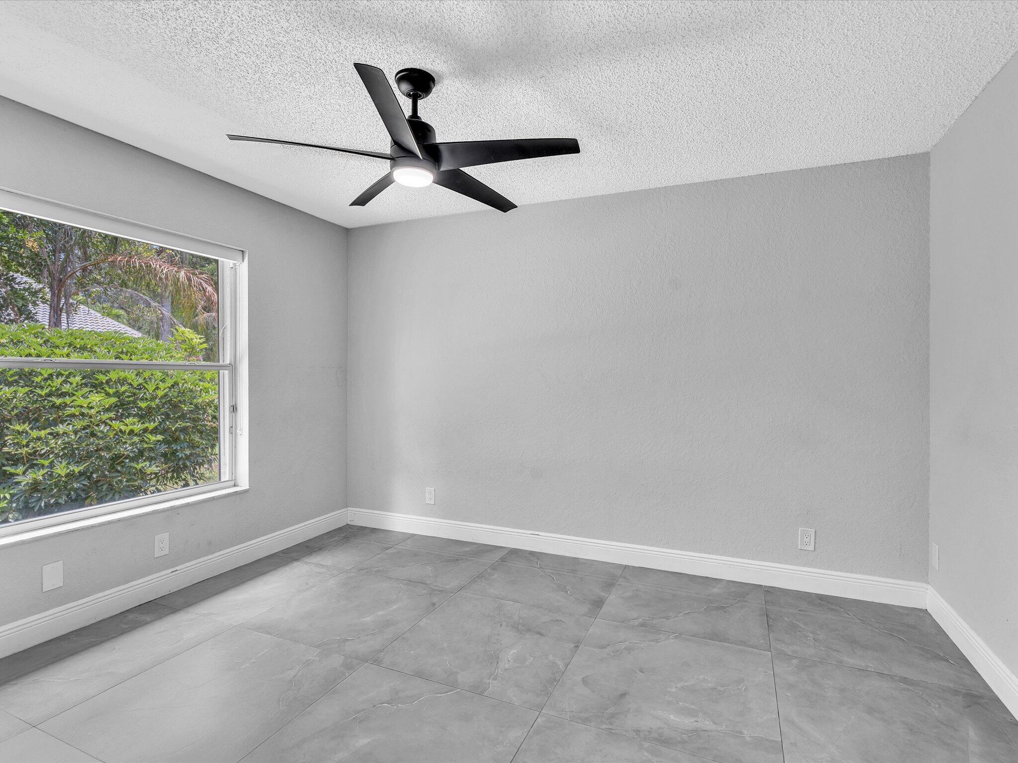 GLEN OAKS - Residential Lease