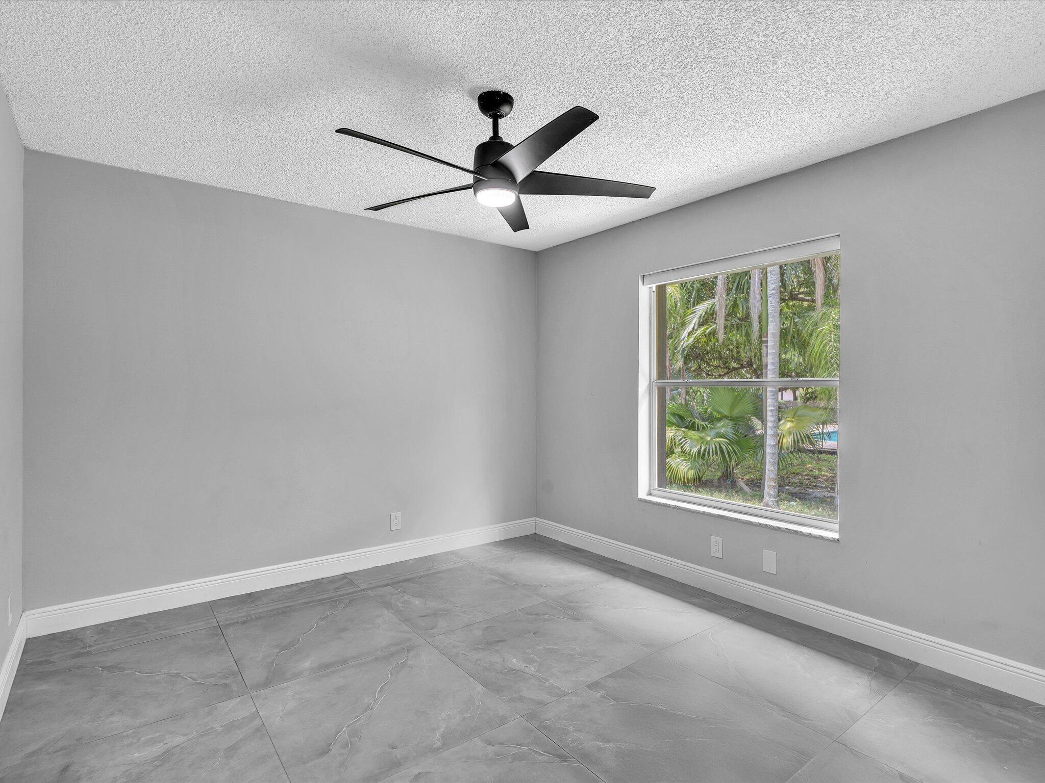GLEN OAKS - Residential Lease
