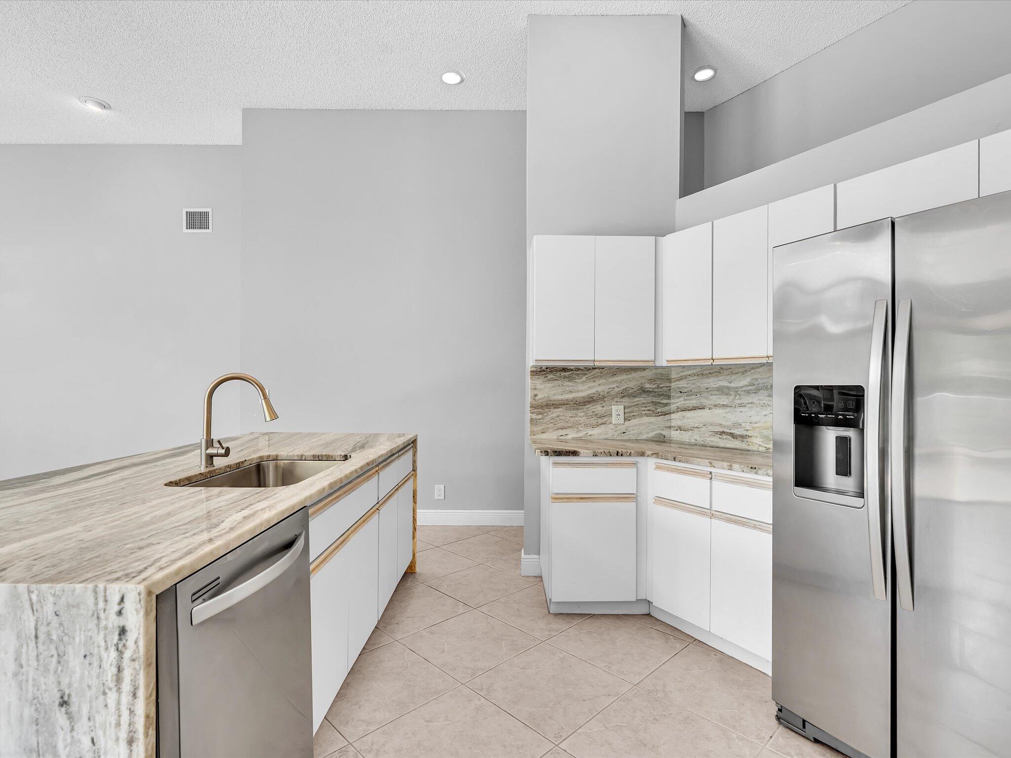 GLEN OAKS - Residential Lease