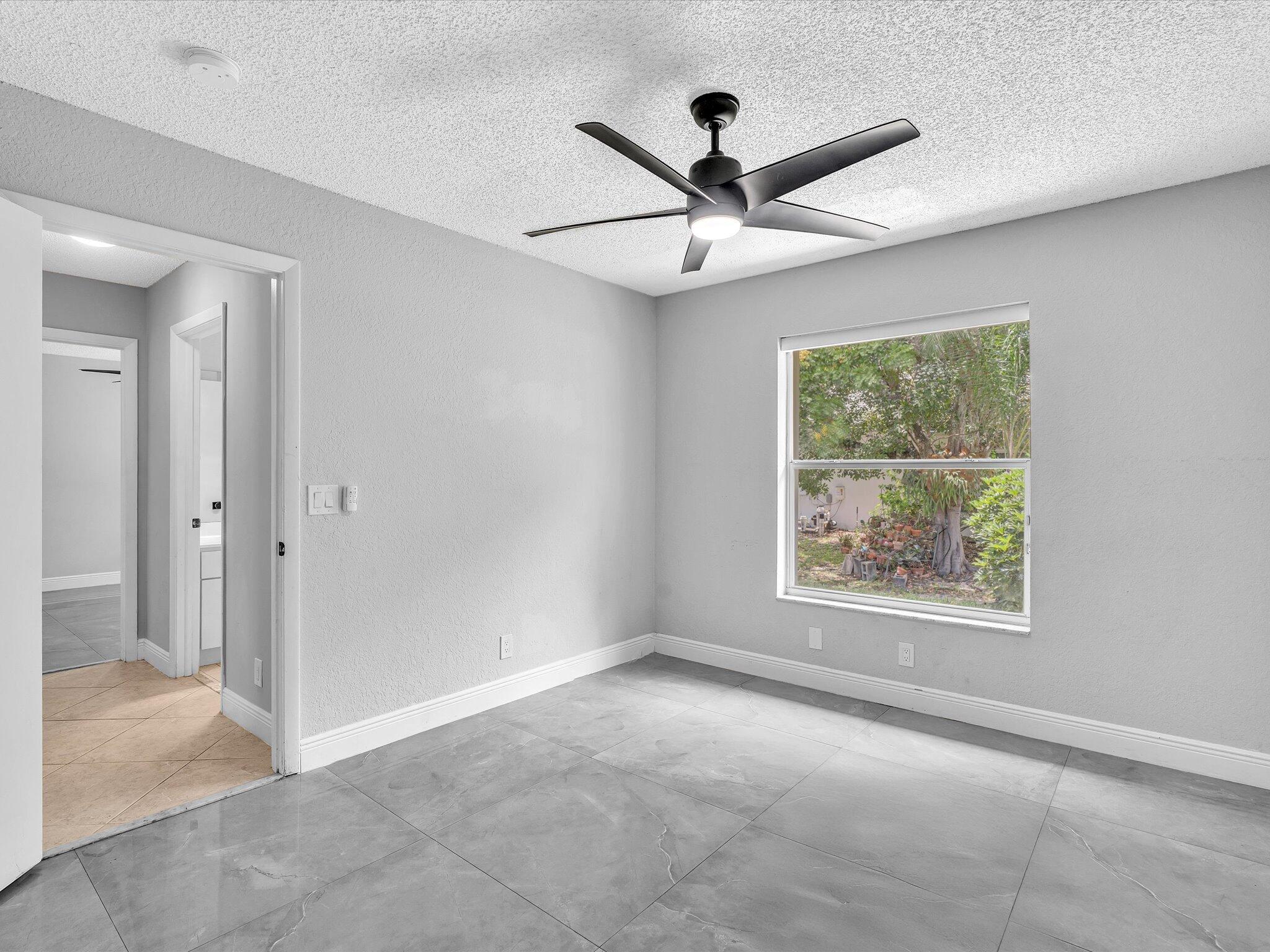GLEN OAKS - Residential Lease