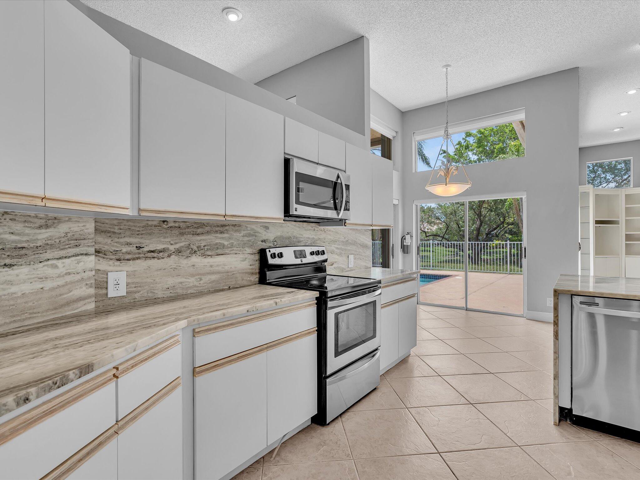 GLEN OAKS - Residential Lease