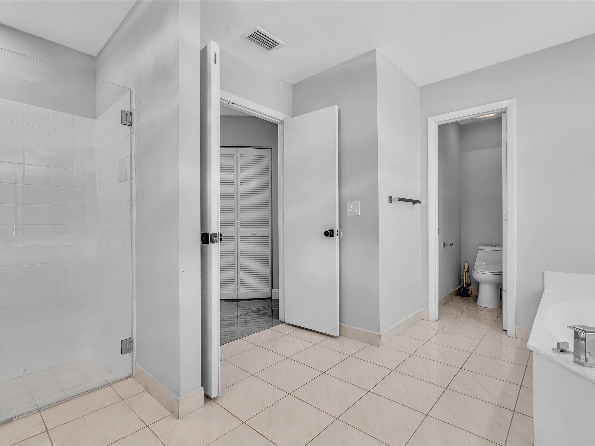 GLEN OAKS - Residential Lease