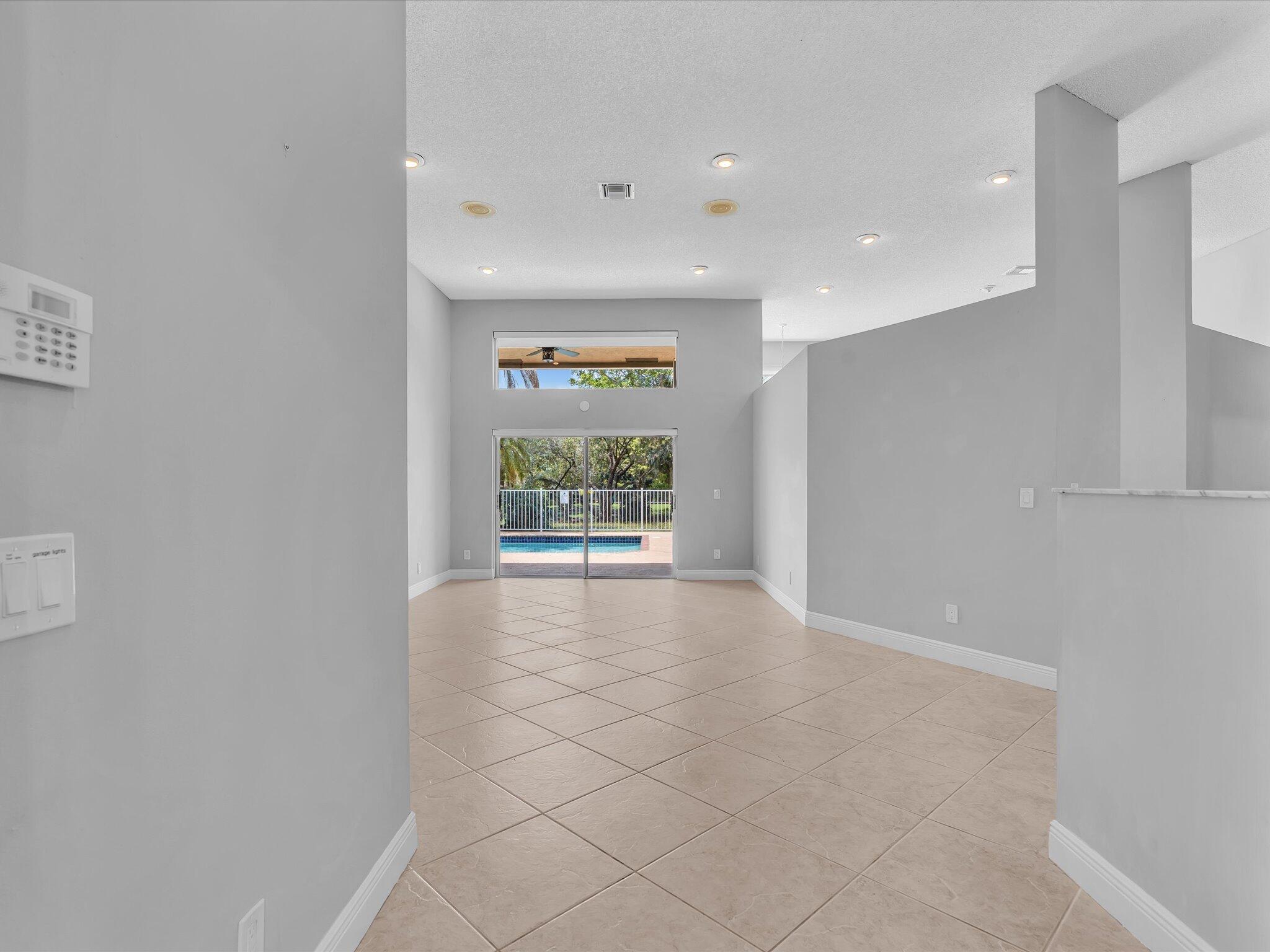 GLEN OAKS - Residential Lease