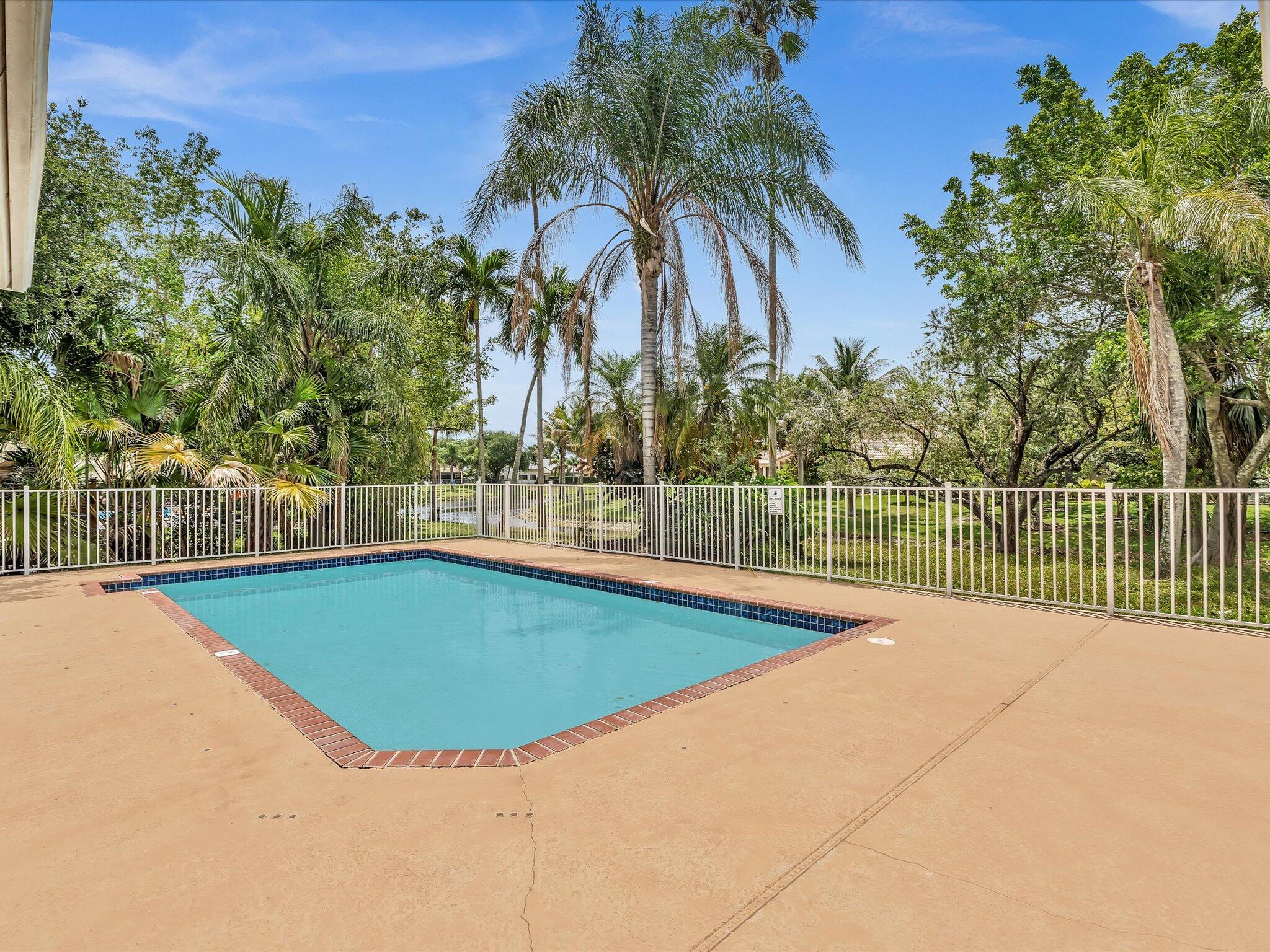 GLEN OAKS - Residential Lease