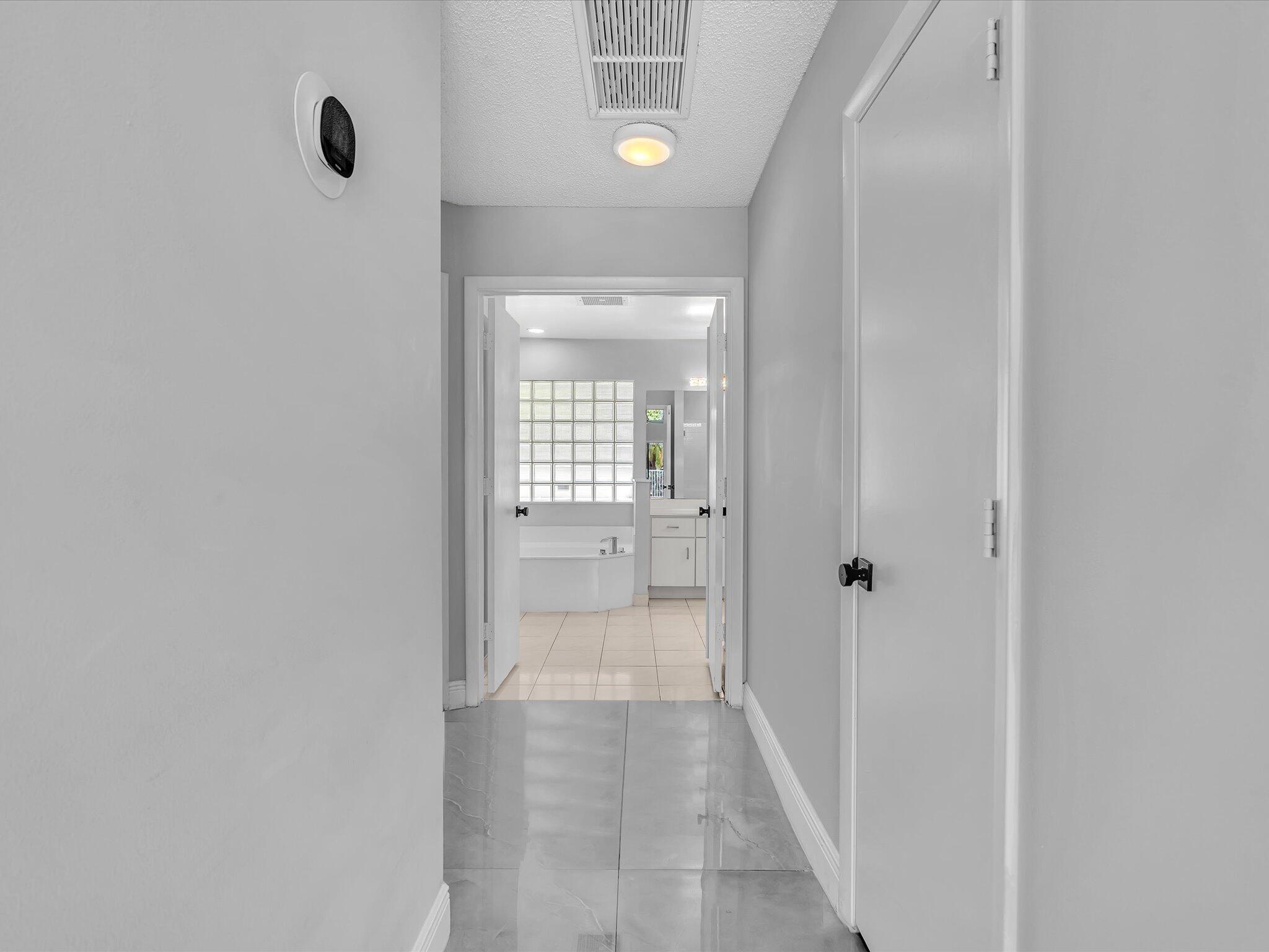 GLEN OAKS - Residential Lease