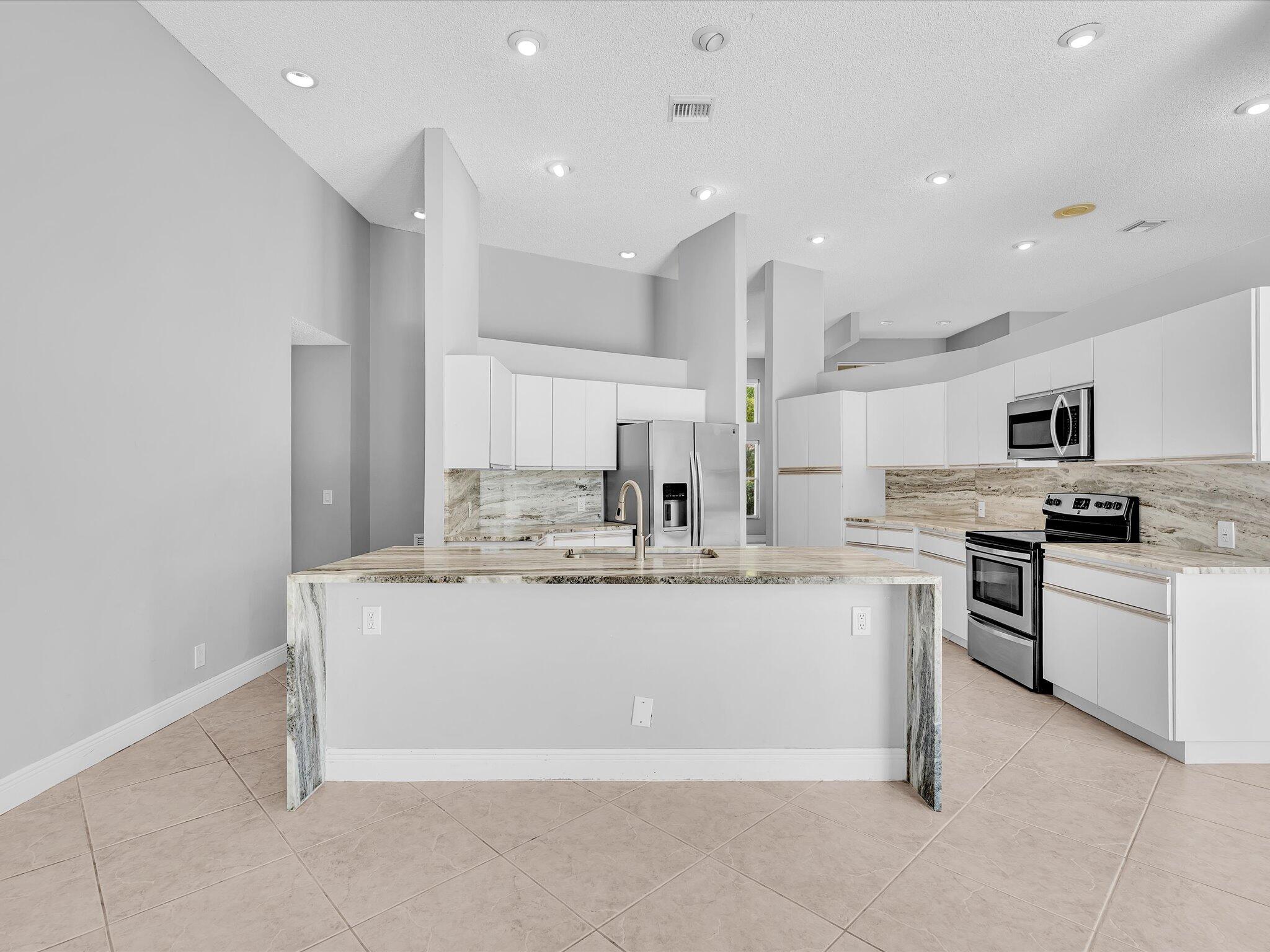 GLEN OAKS - Residential Lease