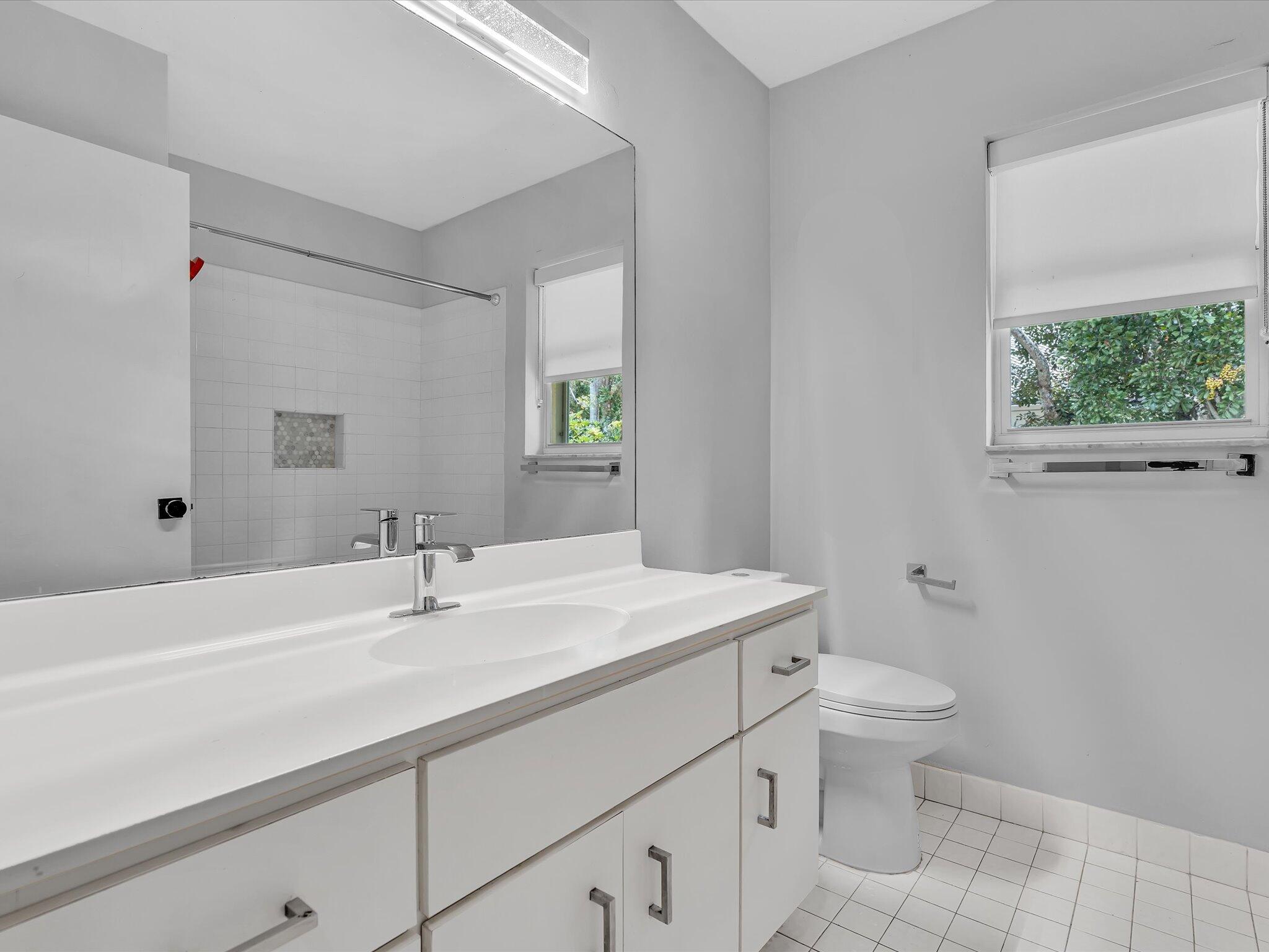 GLEN OAKS - Residential Lease