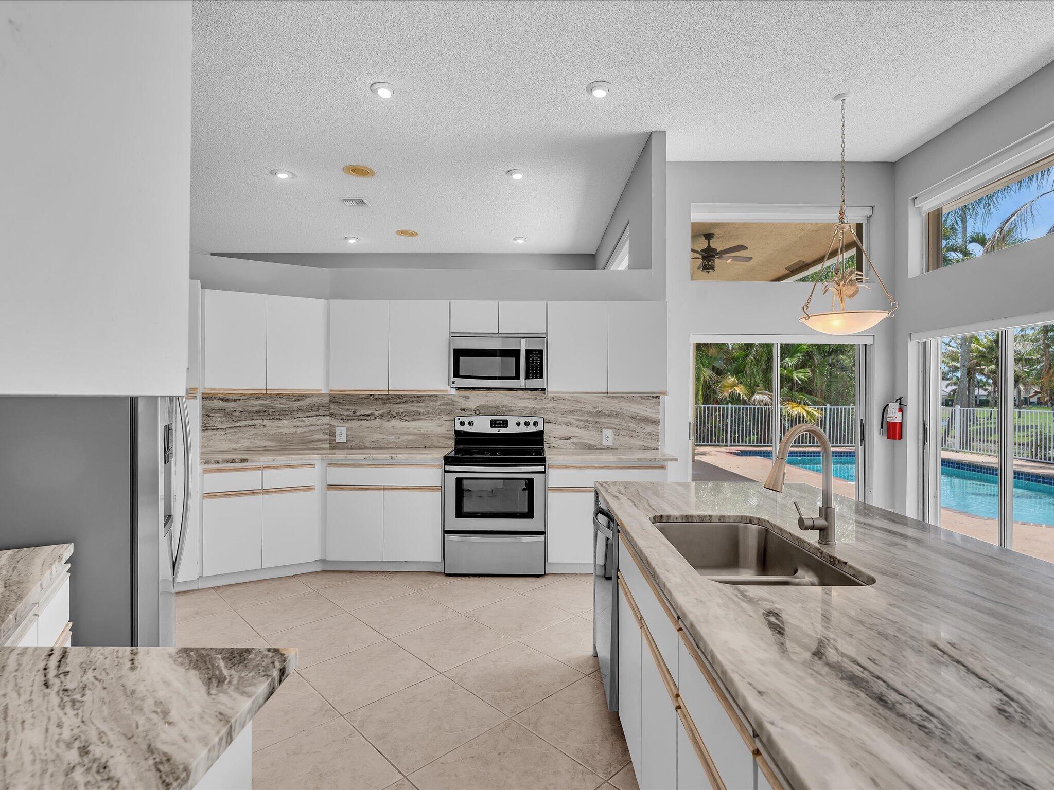 GLEN OAKS - Residential Lease