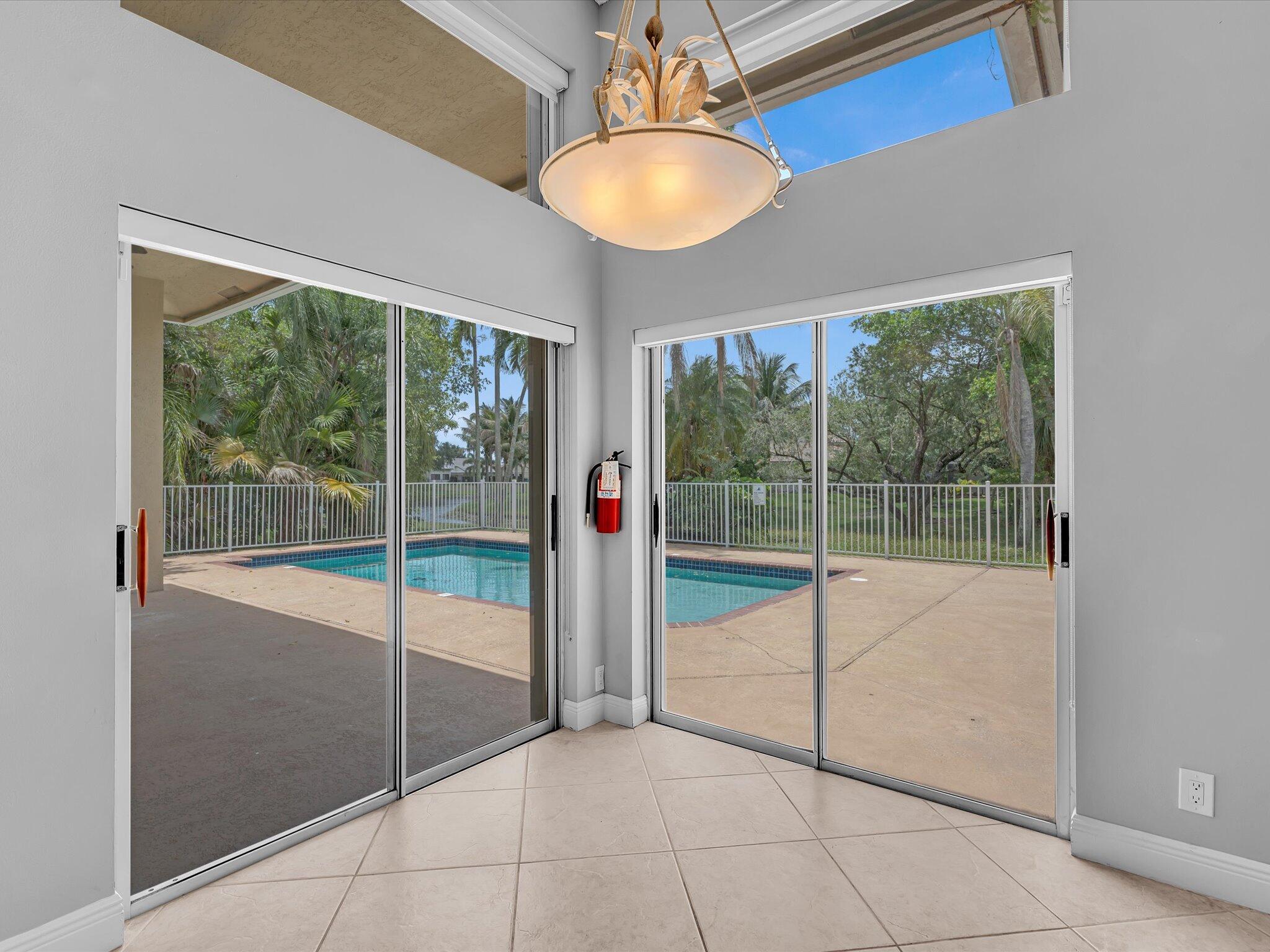 GLEN OAKS - Residential Lease