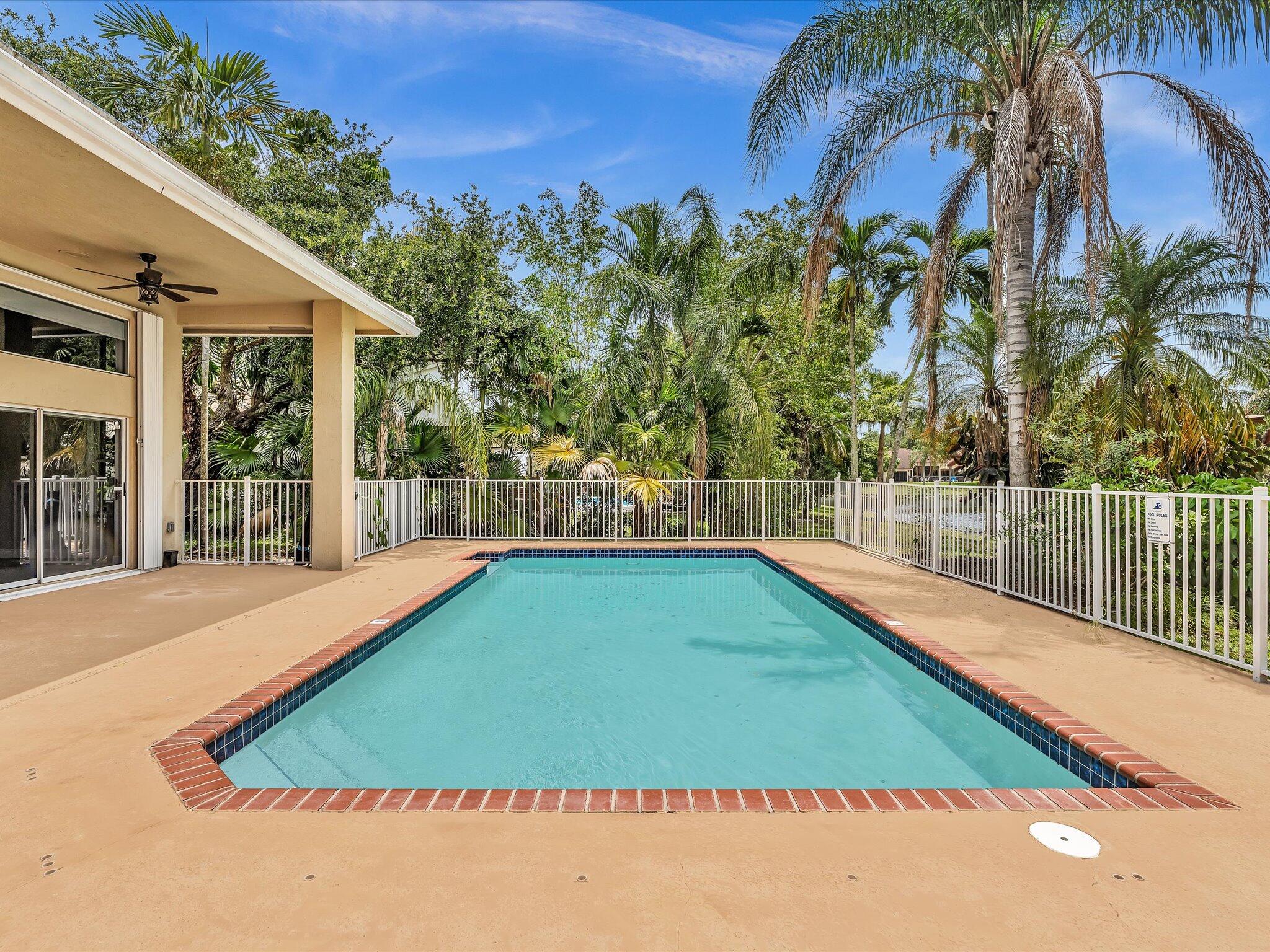 GLEN OAKS - Residential Lease