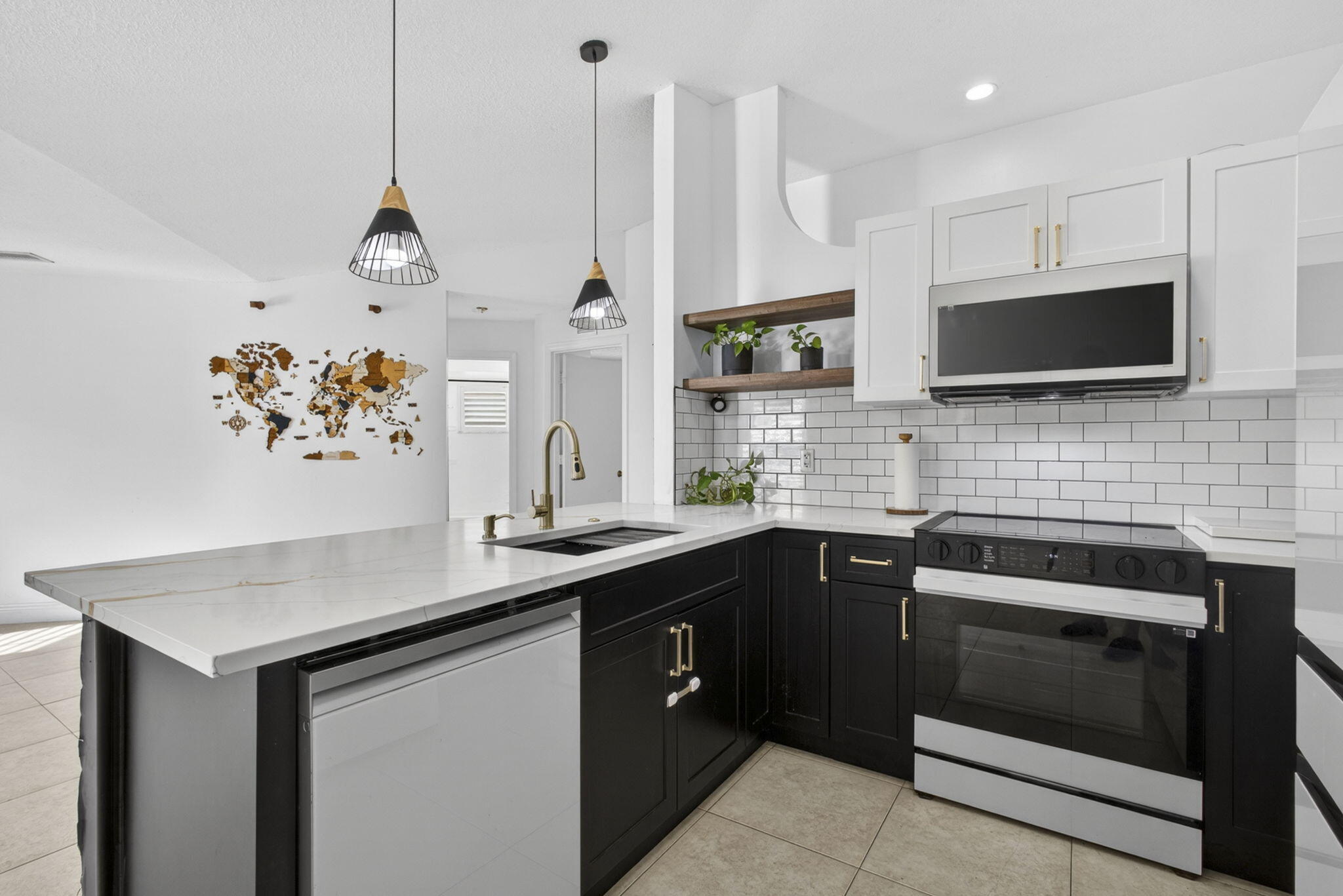 ROYAL PINES EST - Residential