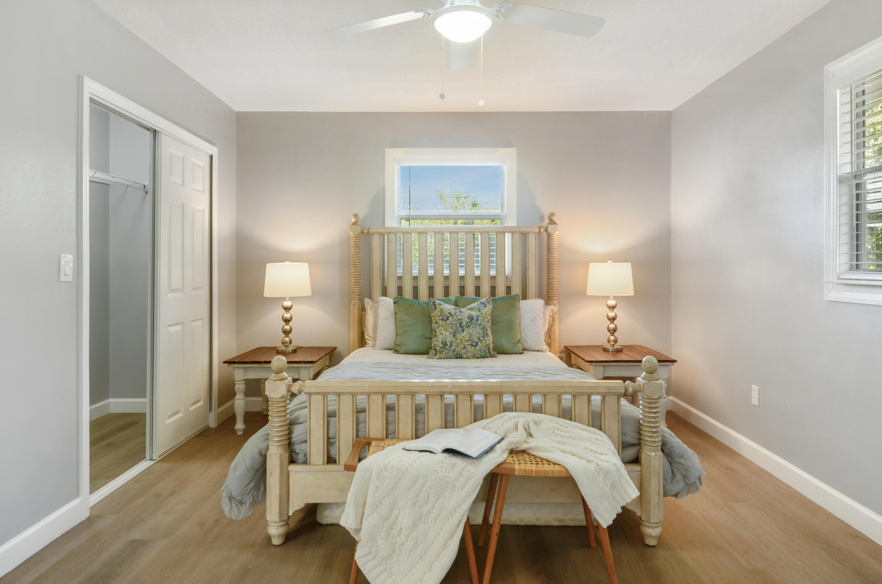 VERO LAKE ESTATES UNIT H - Residential