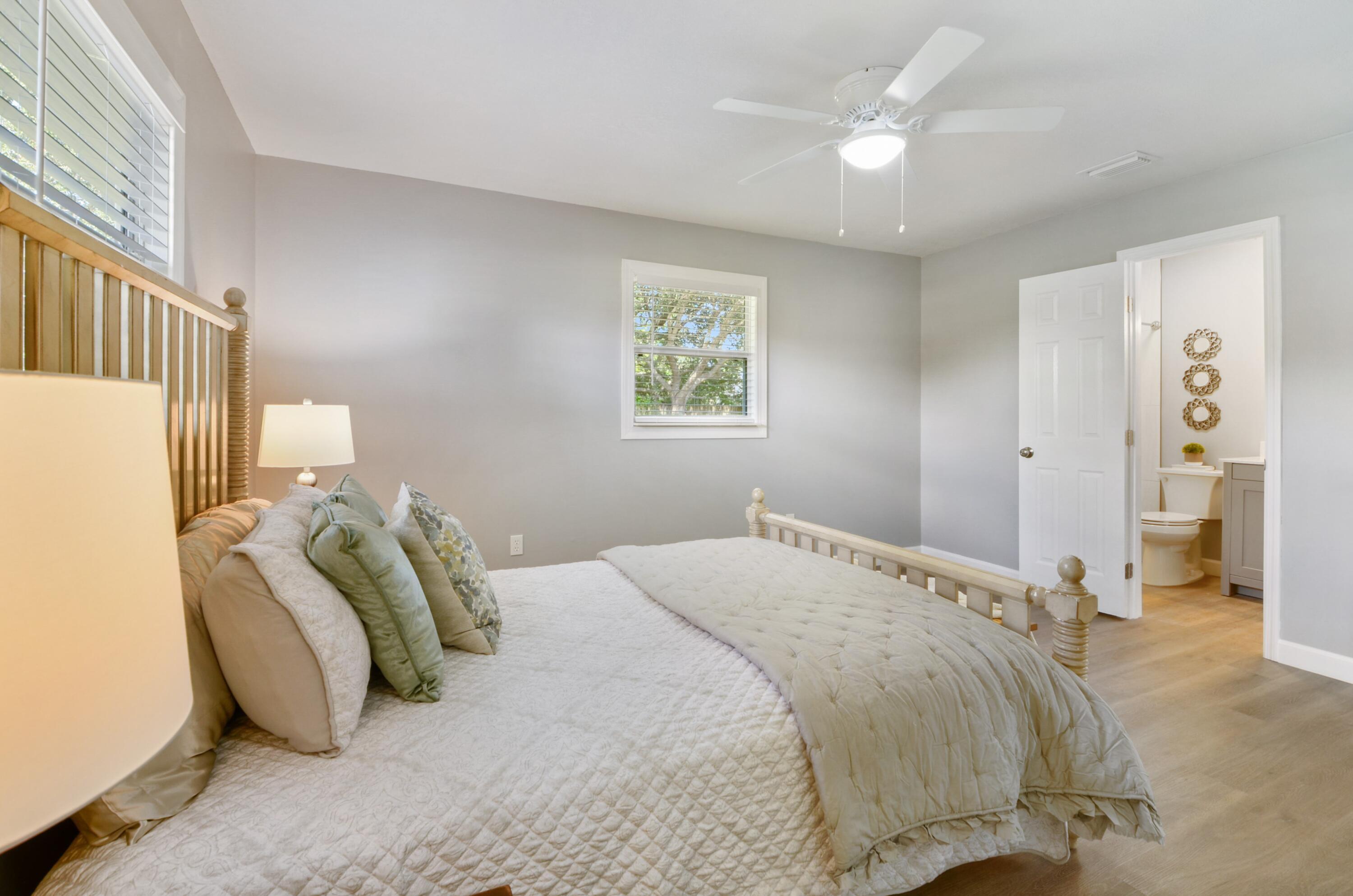 VERO LAKE ESTATES UNIT H - Residential